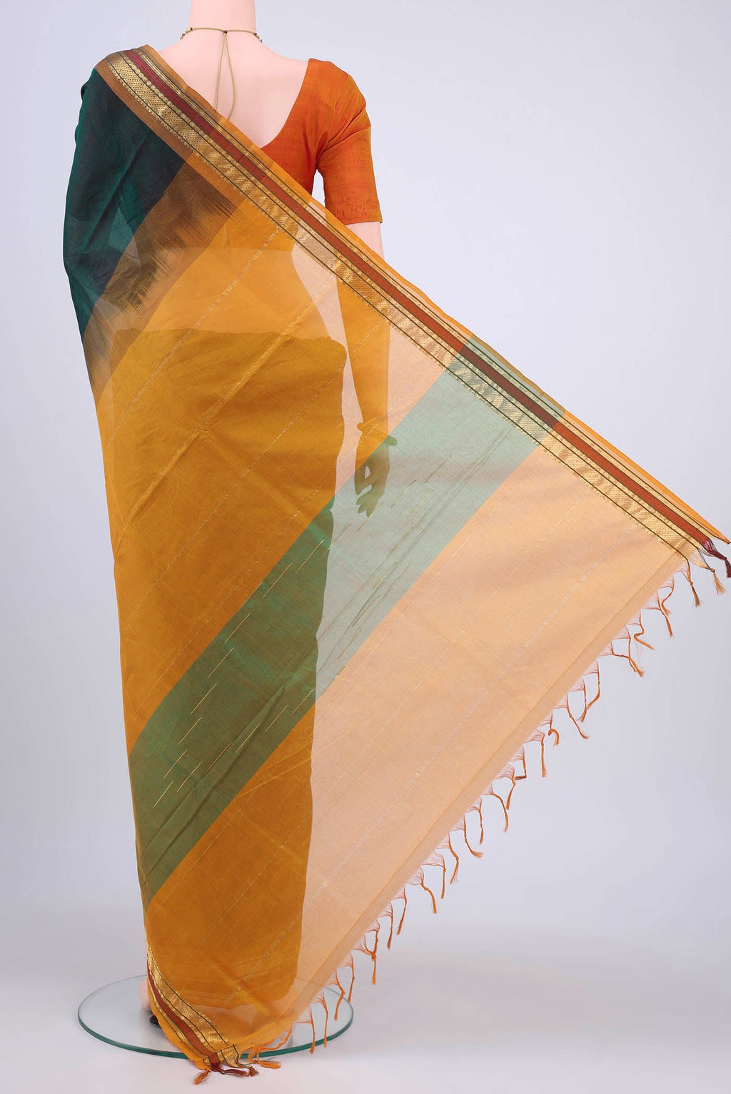 pallu body
