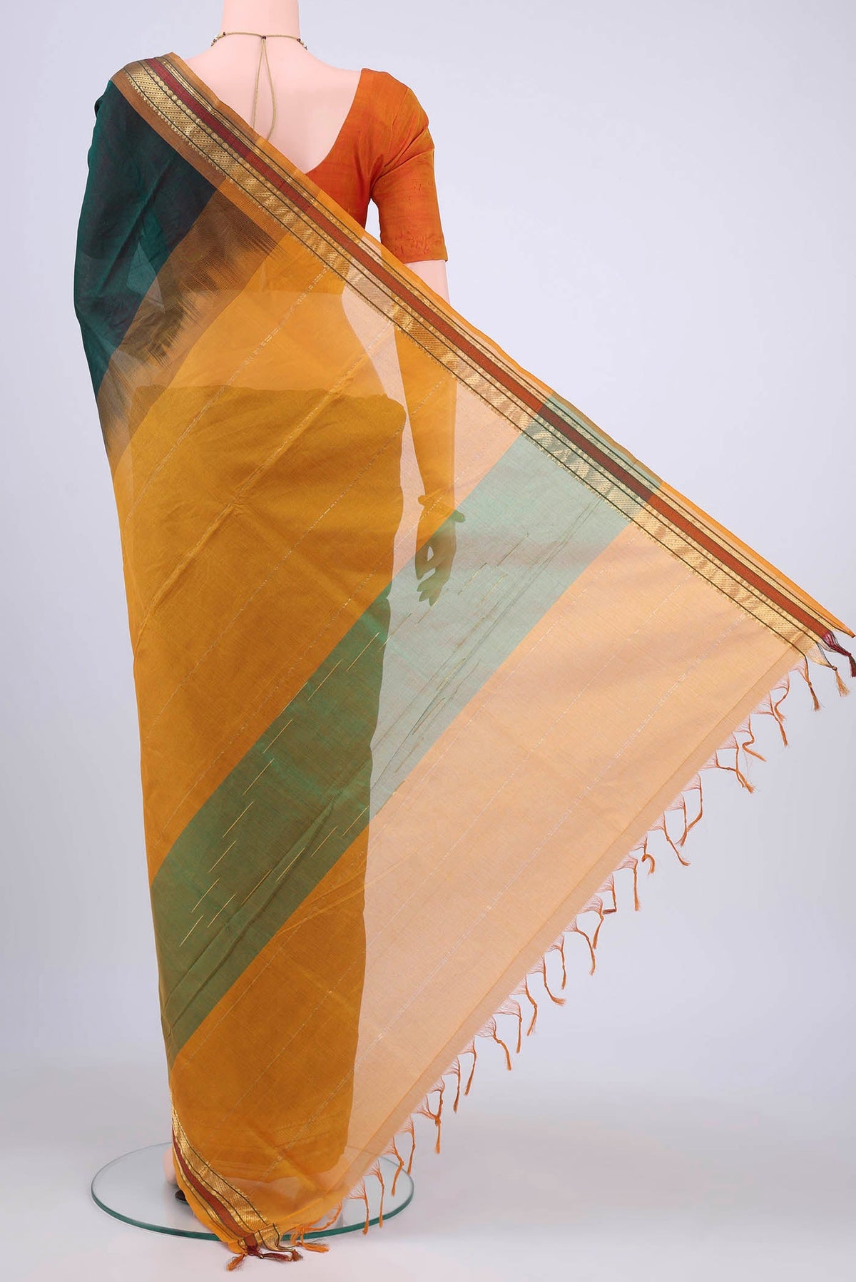 pallu body