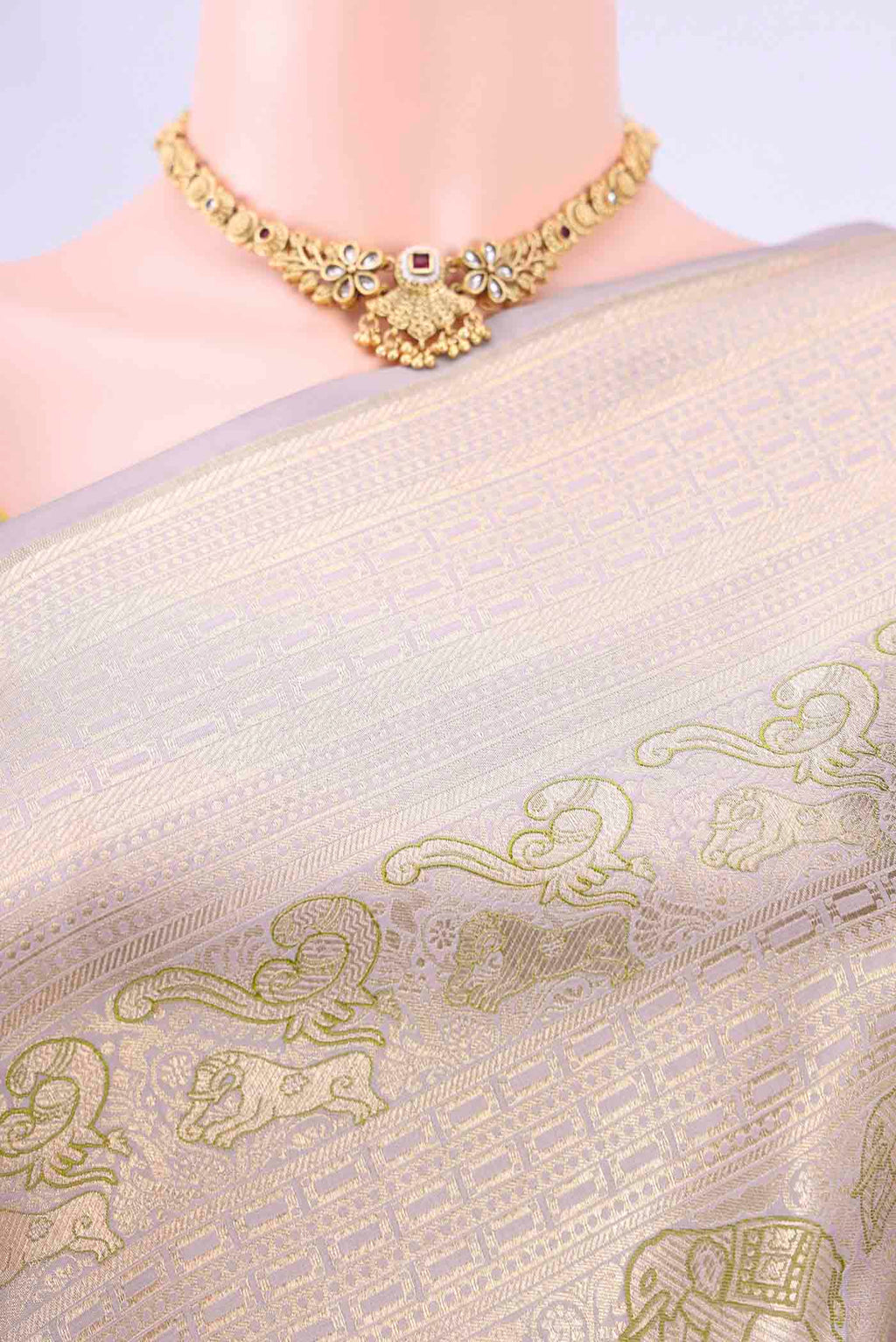 Border image of Silver Banarasi Silk Saree with Zari Butta on the body and Zari Border