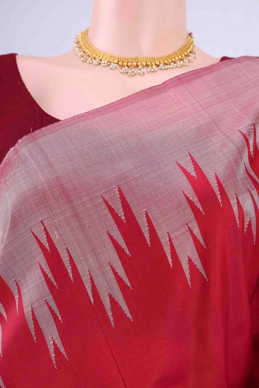 Border image of Red Kanchipuram Silk Saree with Plain Body and Temple Border