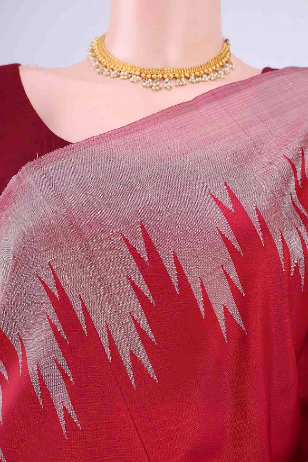 Border image of Red Kanchipuram Silk Saree with Plain Body and Temple Border
