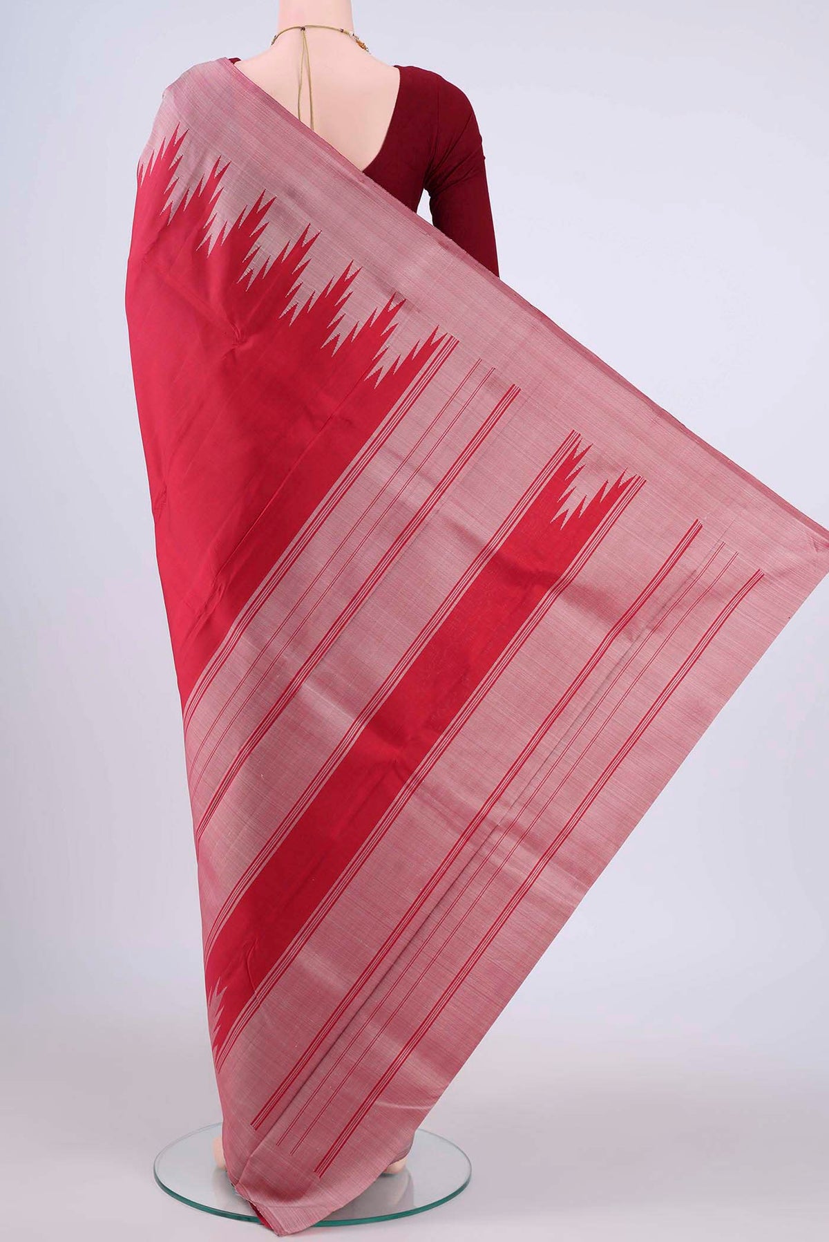 Flat view of Red Kanchipuram Silk Saree with Plain Body and Temple Border
