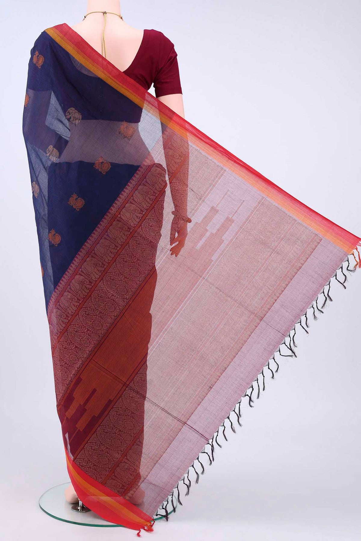 pallu body