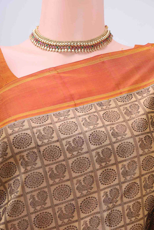 Border image of Beige Dual Tone Kanchipuram Silk Saree with Checked design on the body and Thin Zari Line