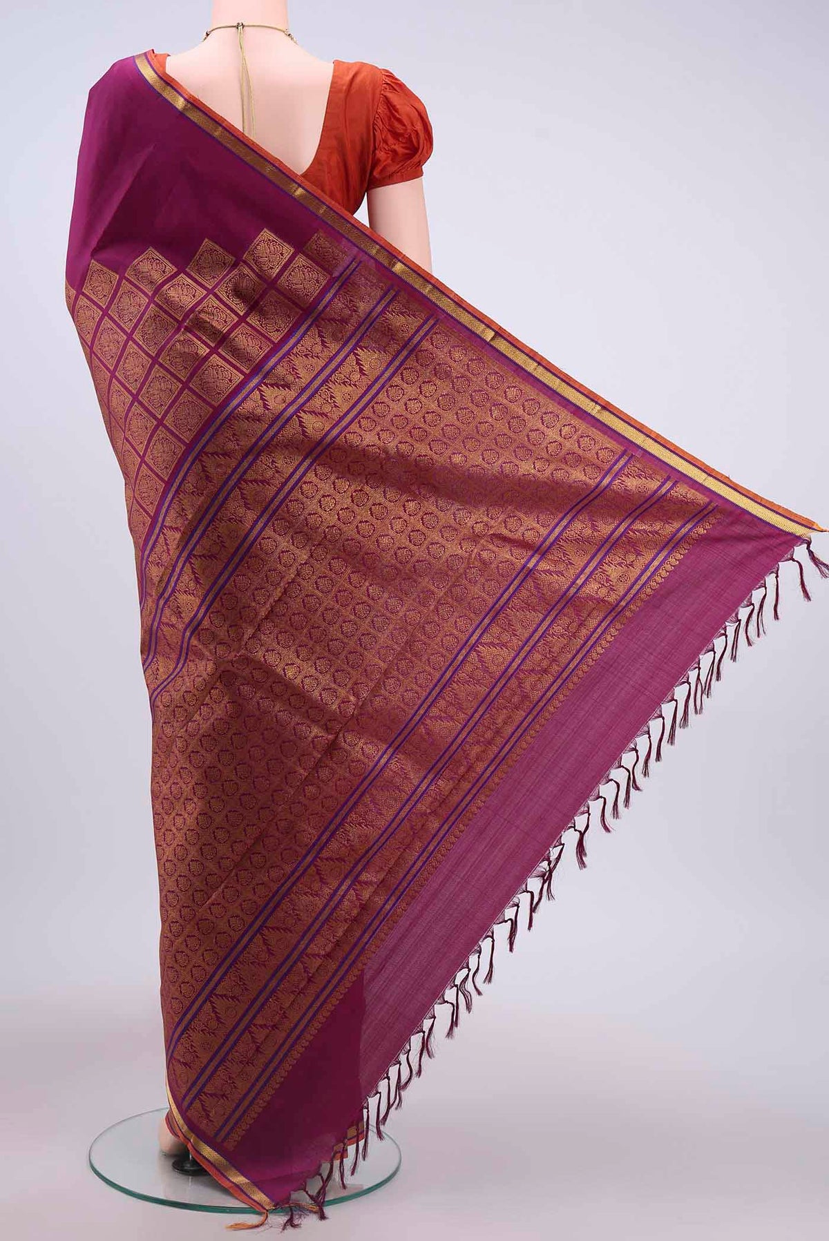 pallu body