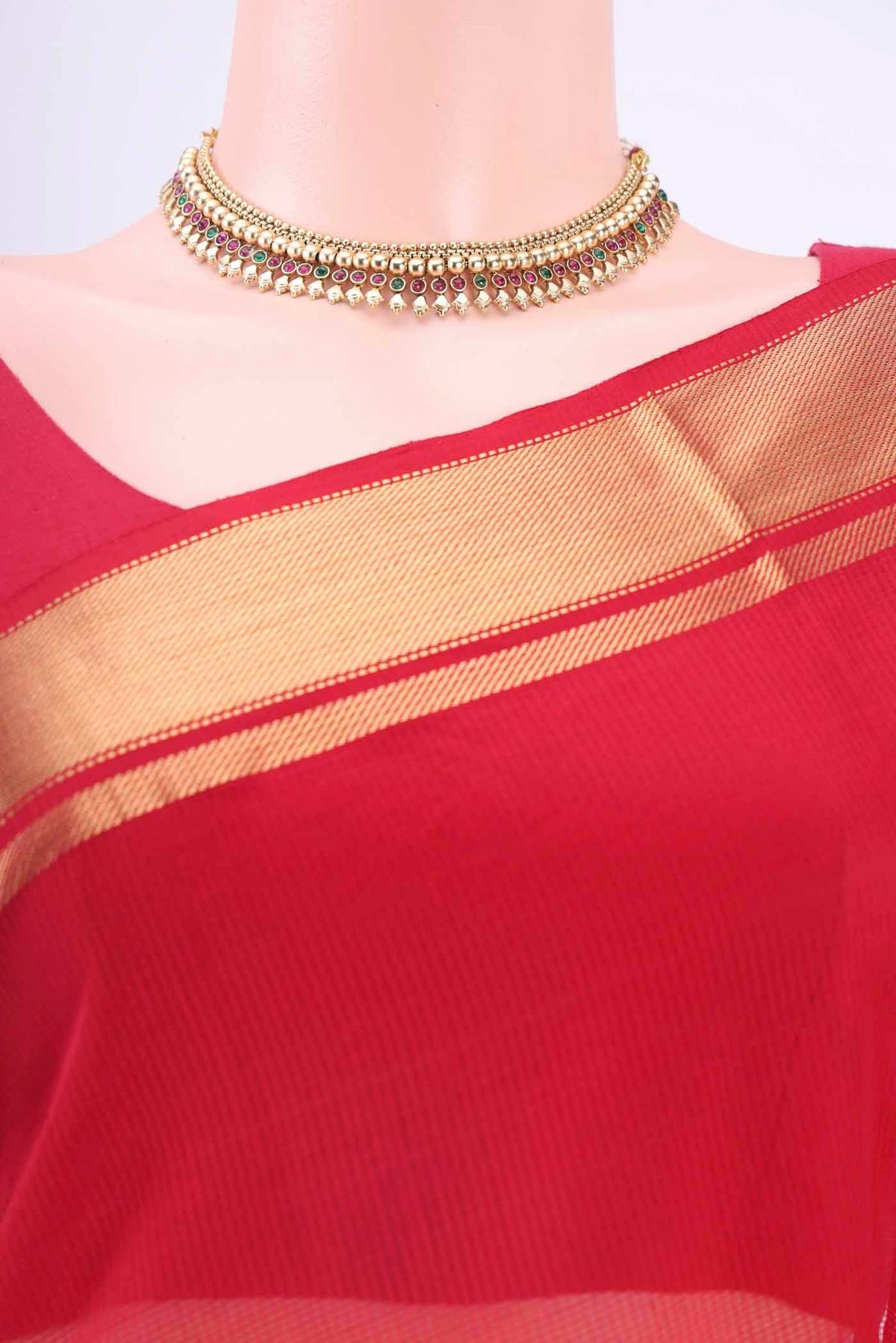 Border image of Red Maheshwari Silk Cotton Saree with Plain Body and Zari Border