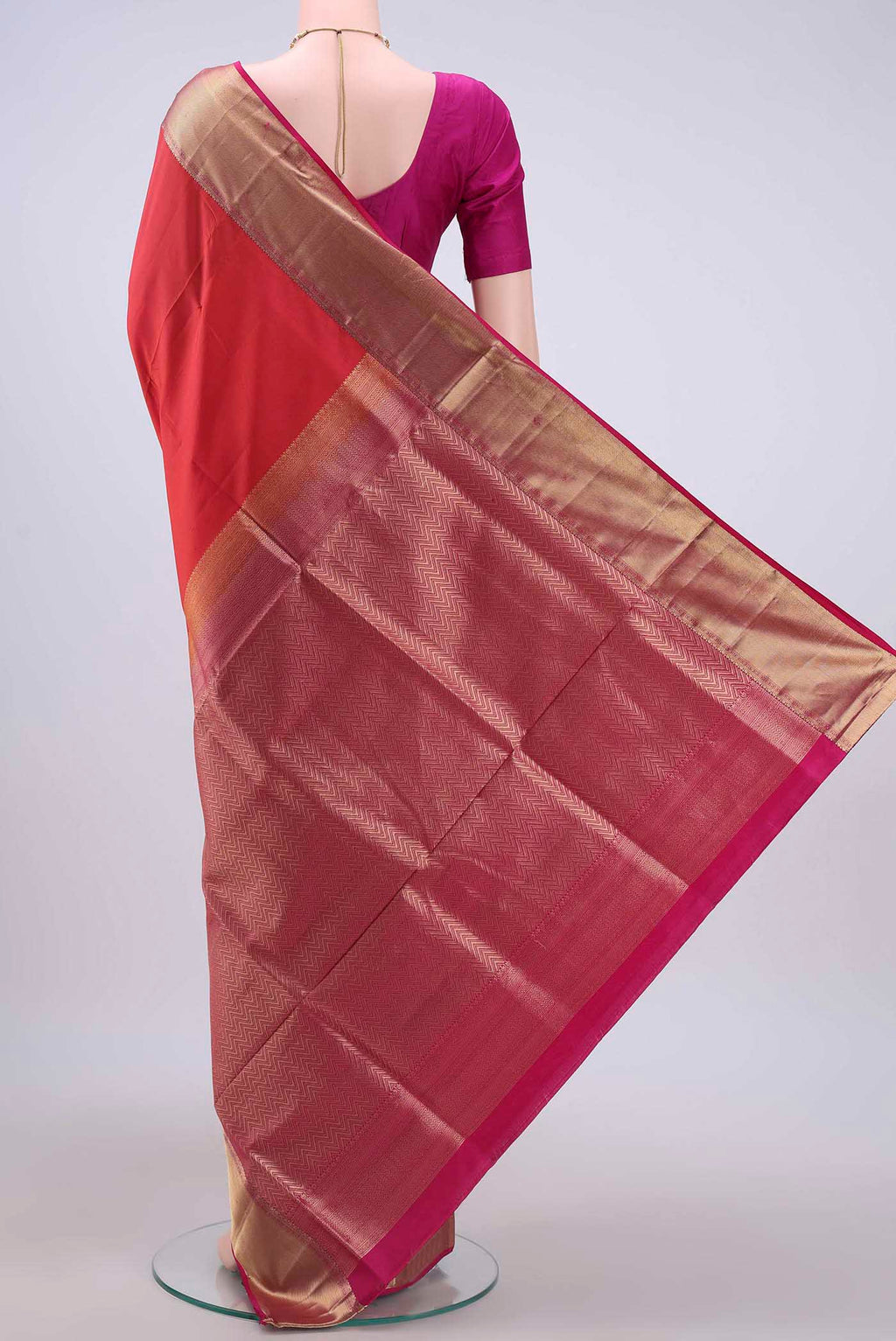 pallu body