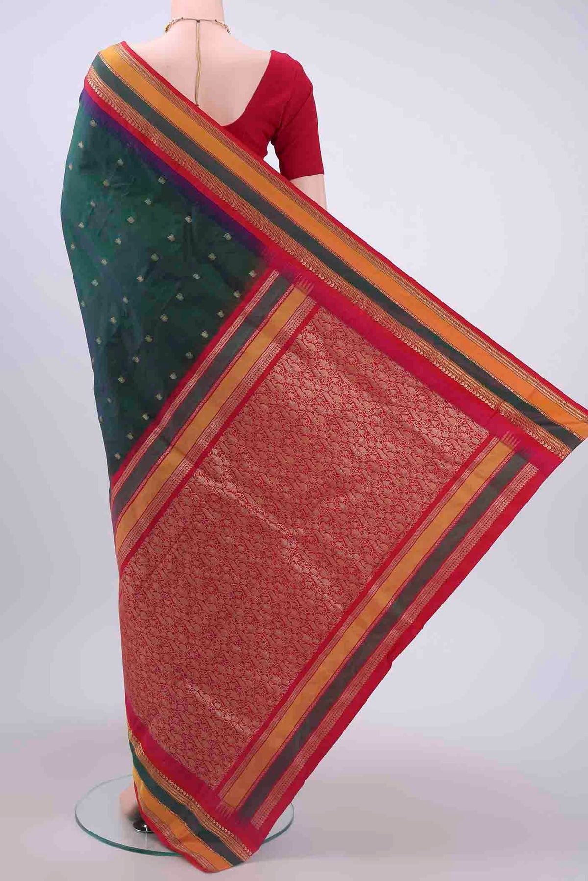pallu body