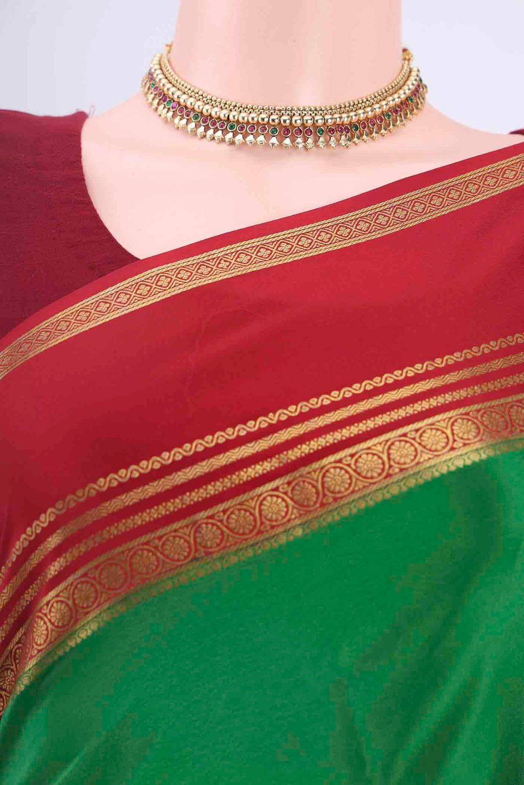Border image of Green Mysore Crepe Saree with Plain Body and Zari Border
