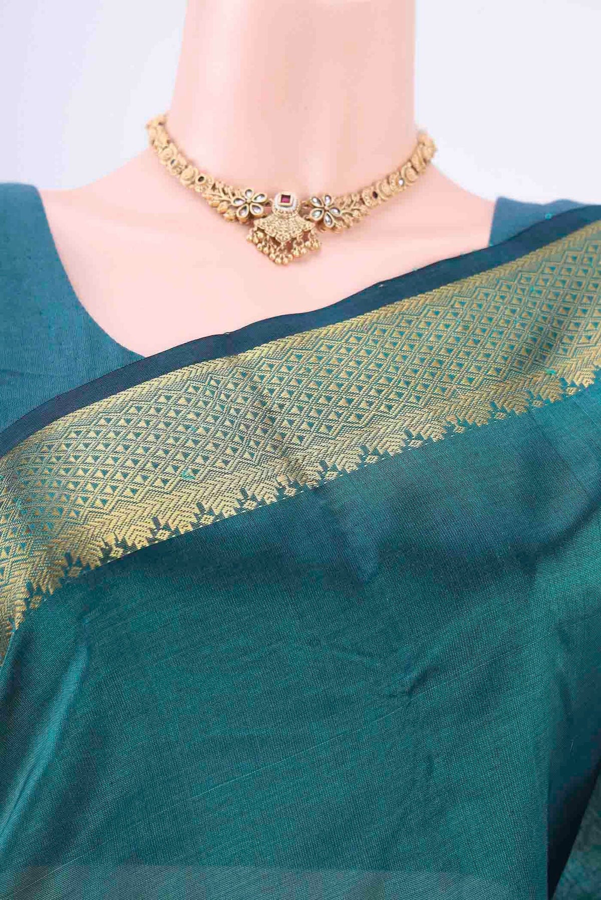 Border image of Sea Green Silk Cotton Saree with Plain Body and Zari Border