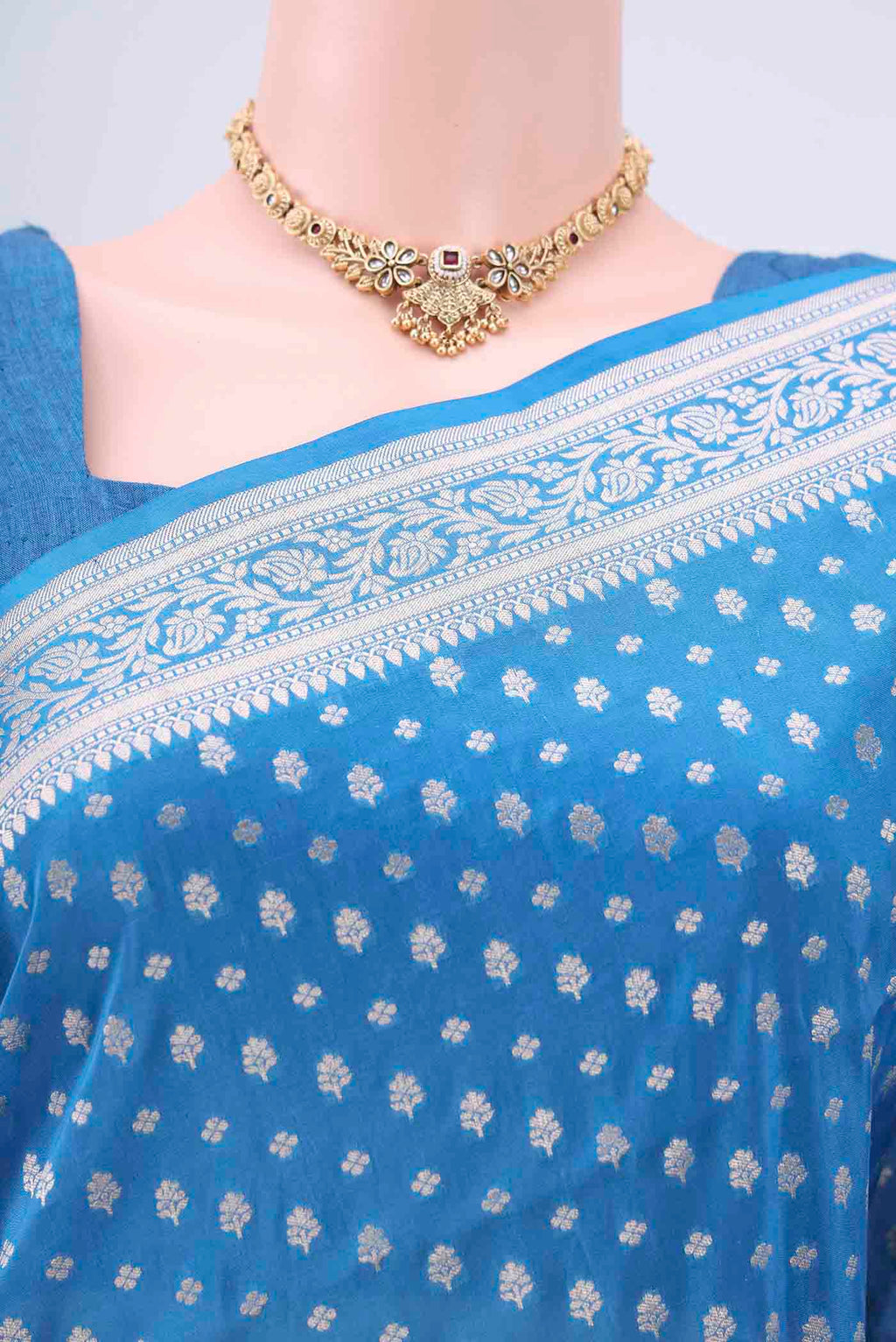 Border image of Royal Blue Dual Tone Banarasi Silk Saree with Zari Brocade on the body and Zari Border