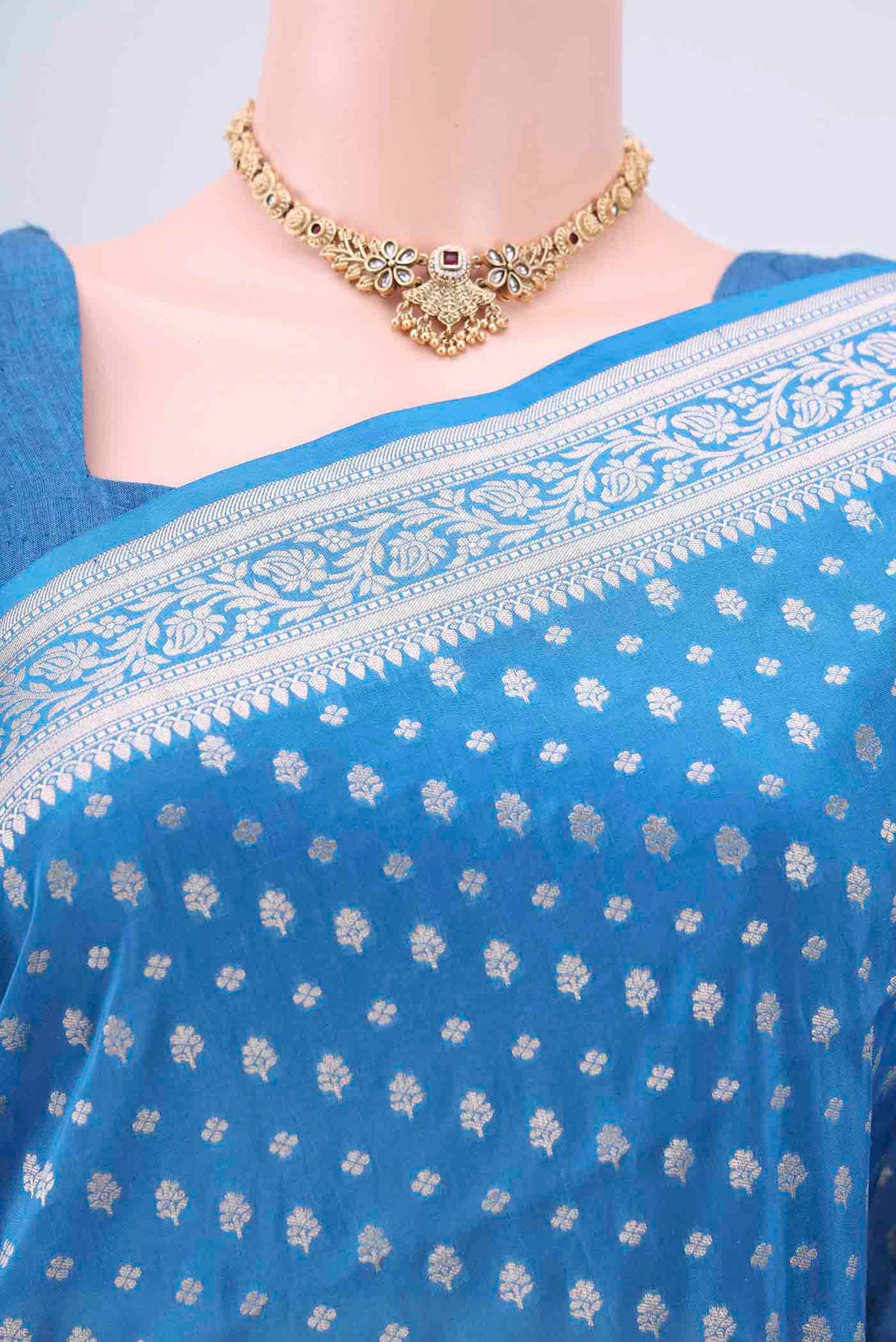 Border image of Royal Blue Dual Tone Banarasi Silk Saree with Zari Brocade on the body and Zari Border
