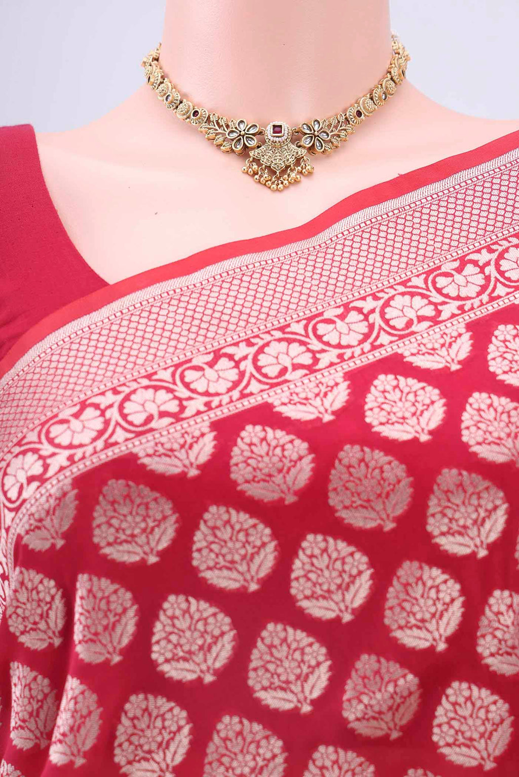 Border image of Dark Pink Dual Tone Banarasi Silk Saree with Zari Brocade on the body and Zari Border