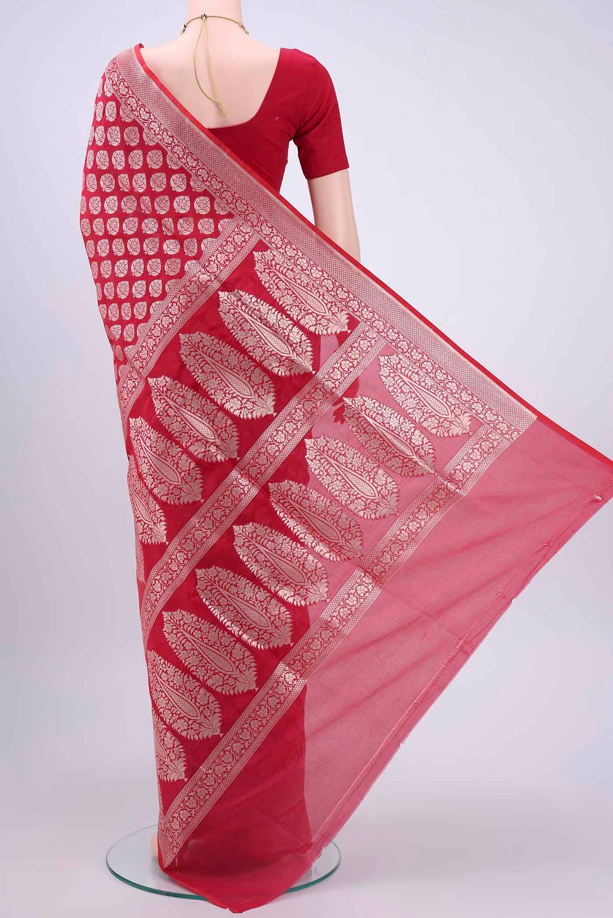 Flat view of Dark Pink Dual Tone Banarasi Silk Saree with Zari Brocade on the body and Zari Border
