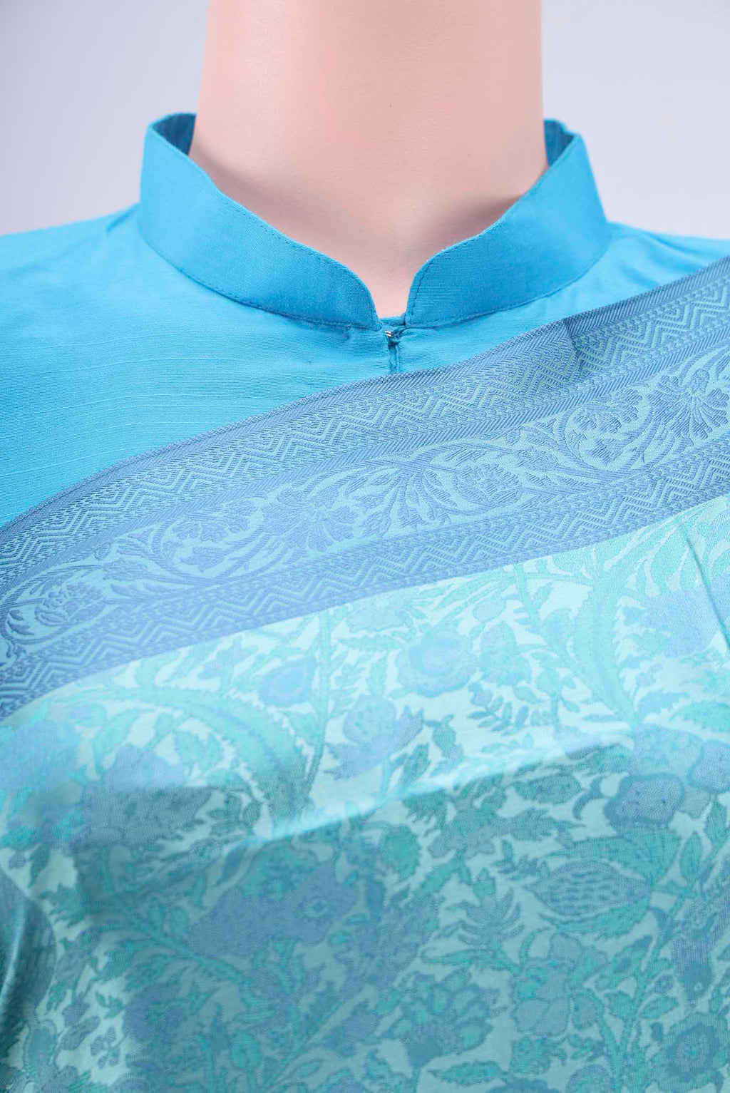 Border image of Blue Soft Silk Saree with Jacquard design on the body and Thread Border