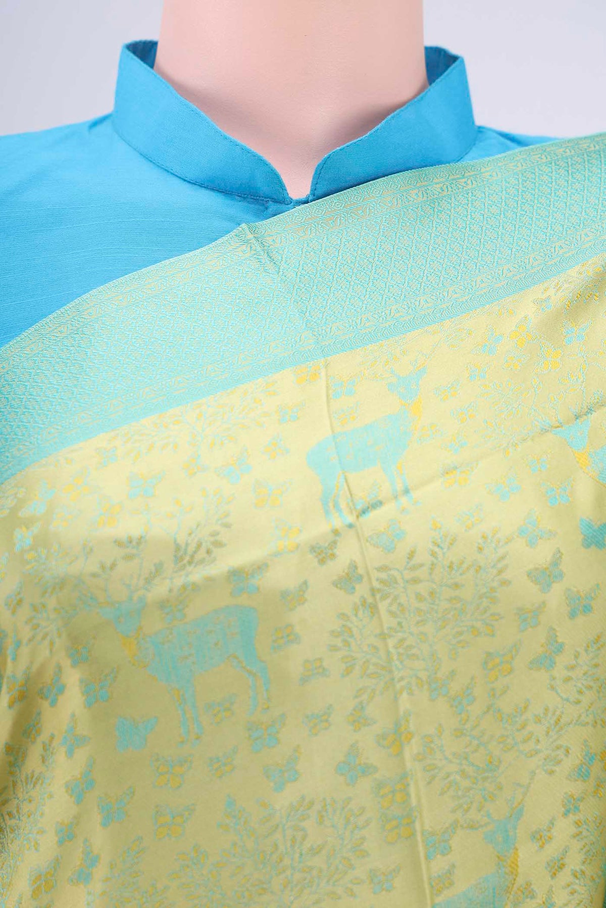 Border image of Pista Green Soft Silk Saree with Jacquard design on the body and Thread Border