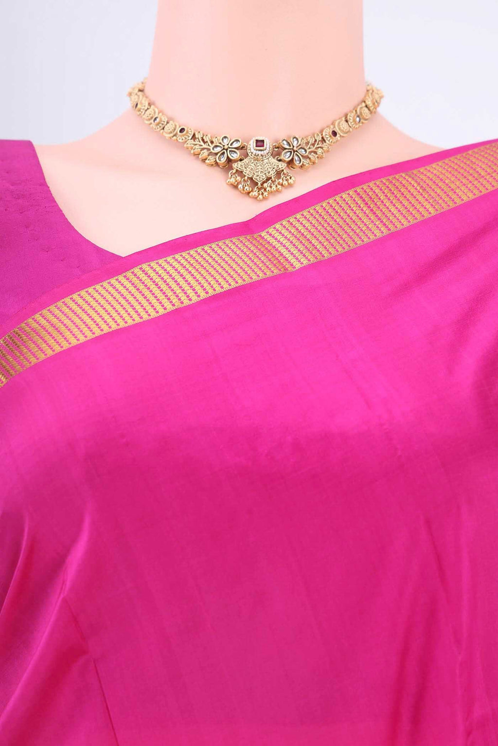 Border image of Pink Dual Tone Kanchipuram Silk Saree with Plain Body and Zari Border