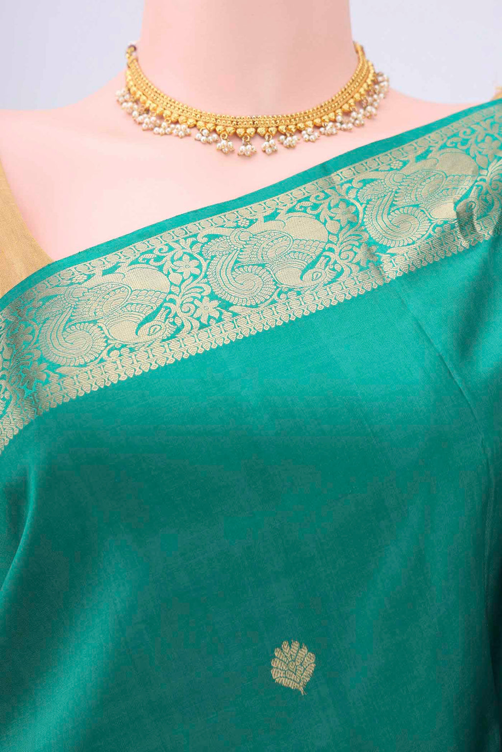 Border image of Green Soft Silk Saree with Jacquard With Zari Butta on the body and Zari Border