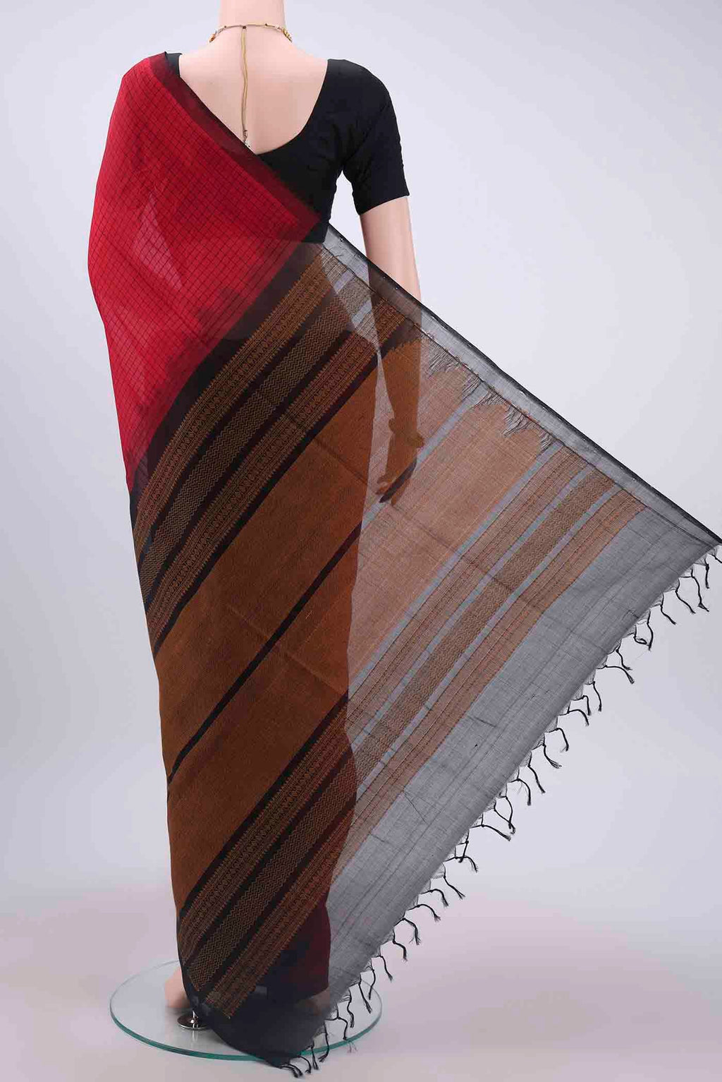 pallu body