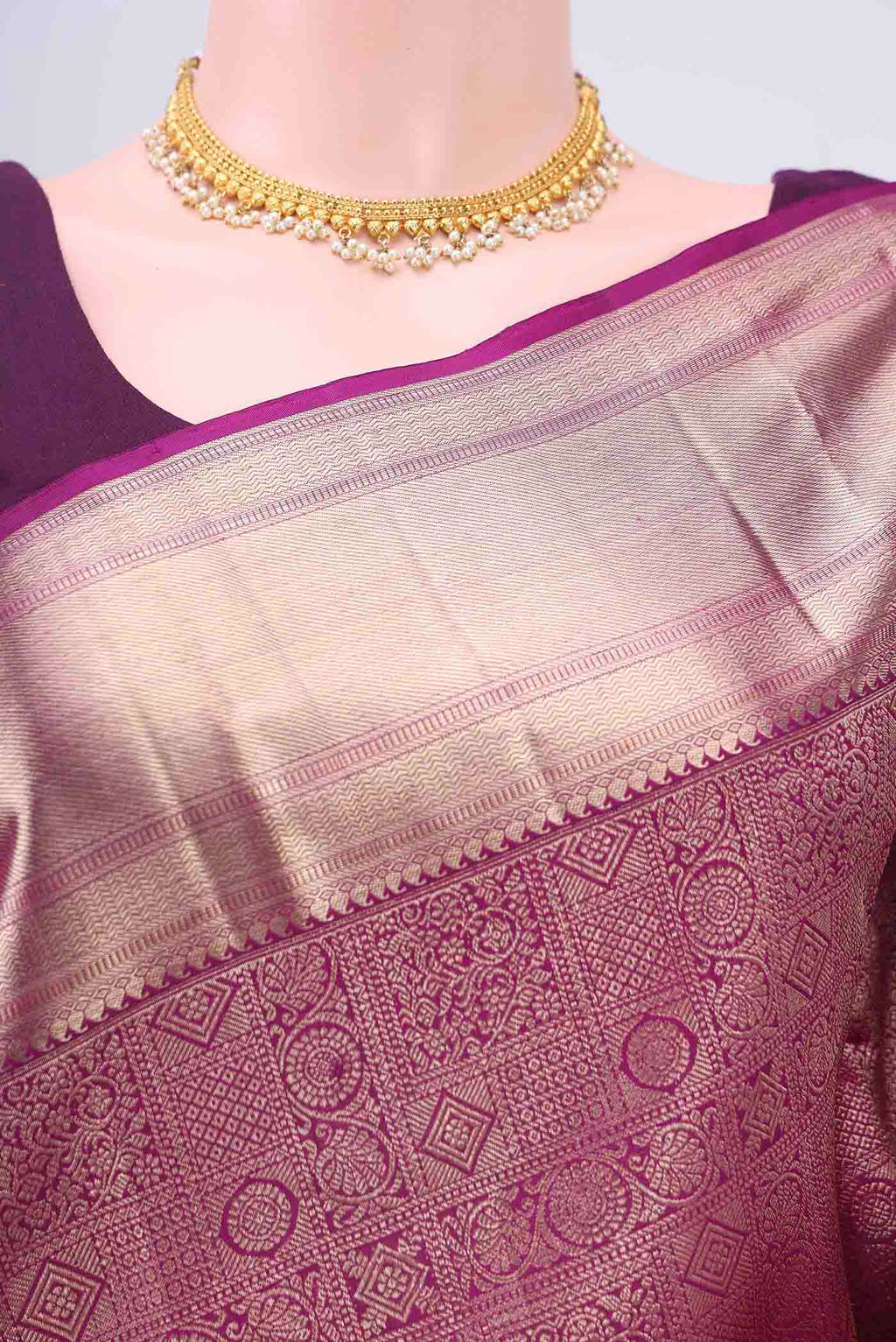 Border image of Purple Kanchipuram Saree with Zari Brocade on the body and Zari Border