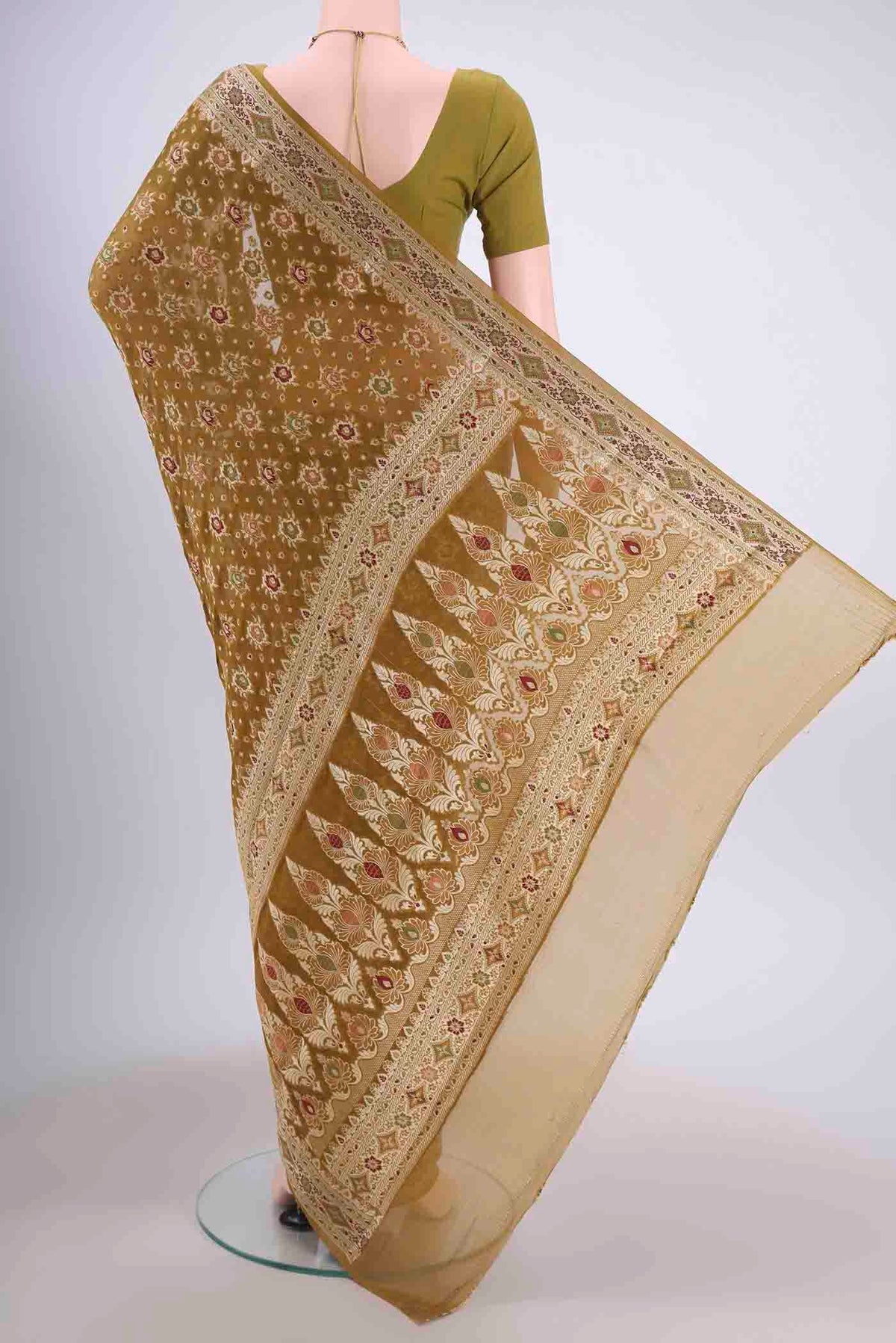 Flat view of Mehandi Green Mysore Georgette Saree with Thread Brocade on the body and Thread Border
