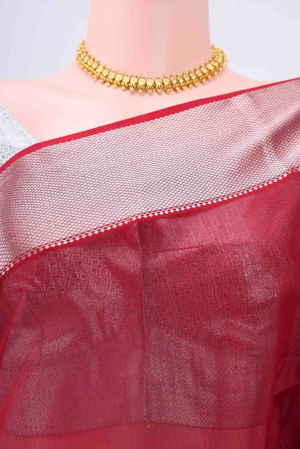 Border image of Maroon Maheshwari Silk Cotton Saree with Plain Body and Zari Border