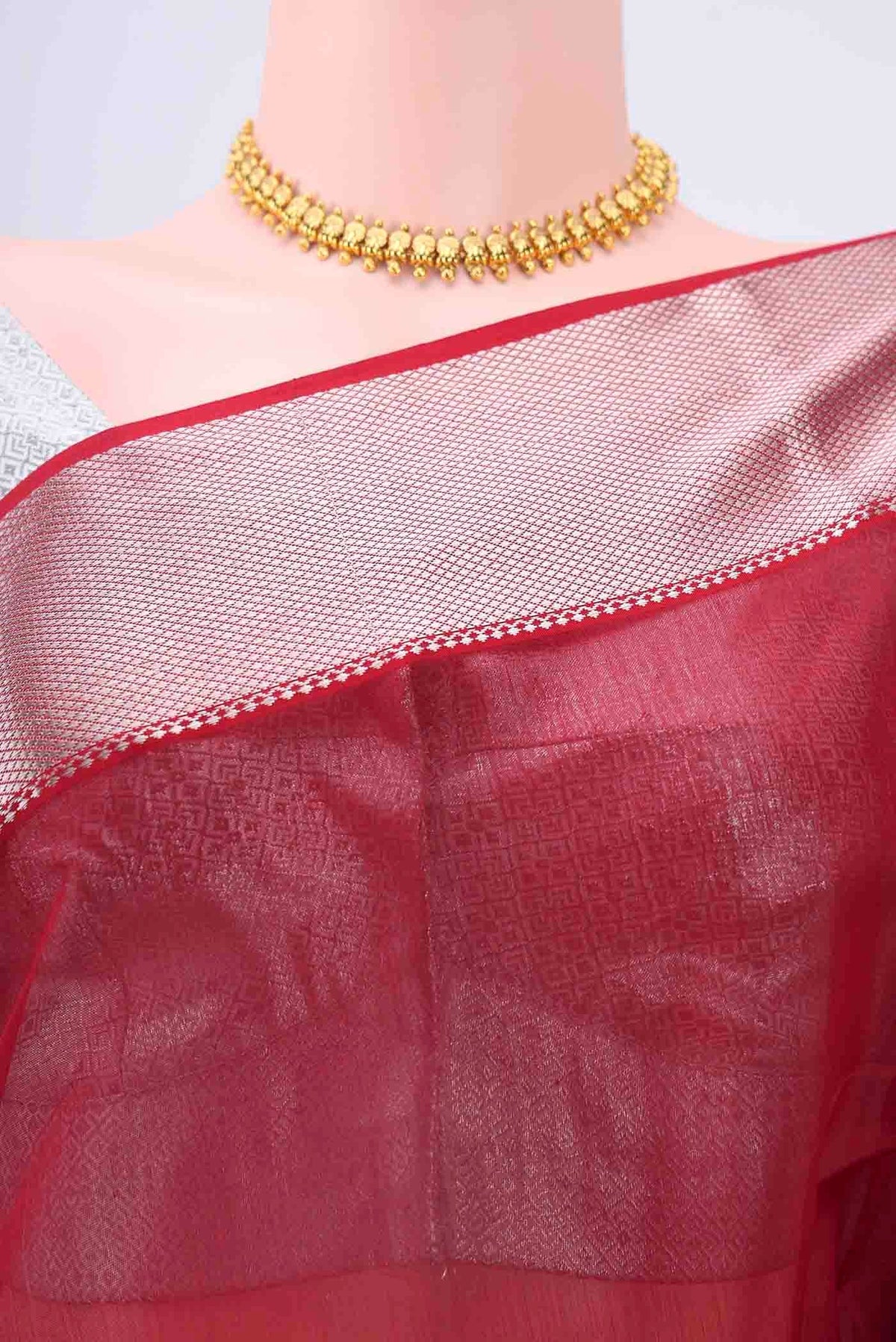 Border image of Maroon Maheshwari Silk Cotton Saree with Plain Body and Zari Border