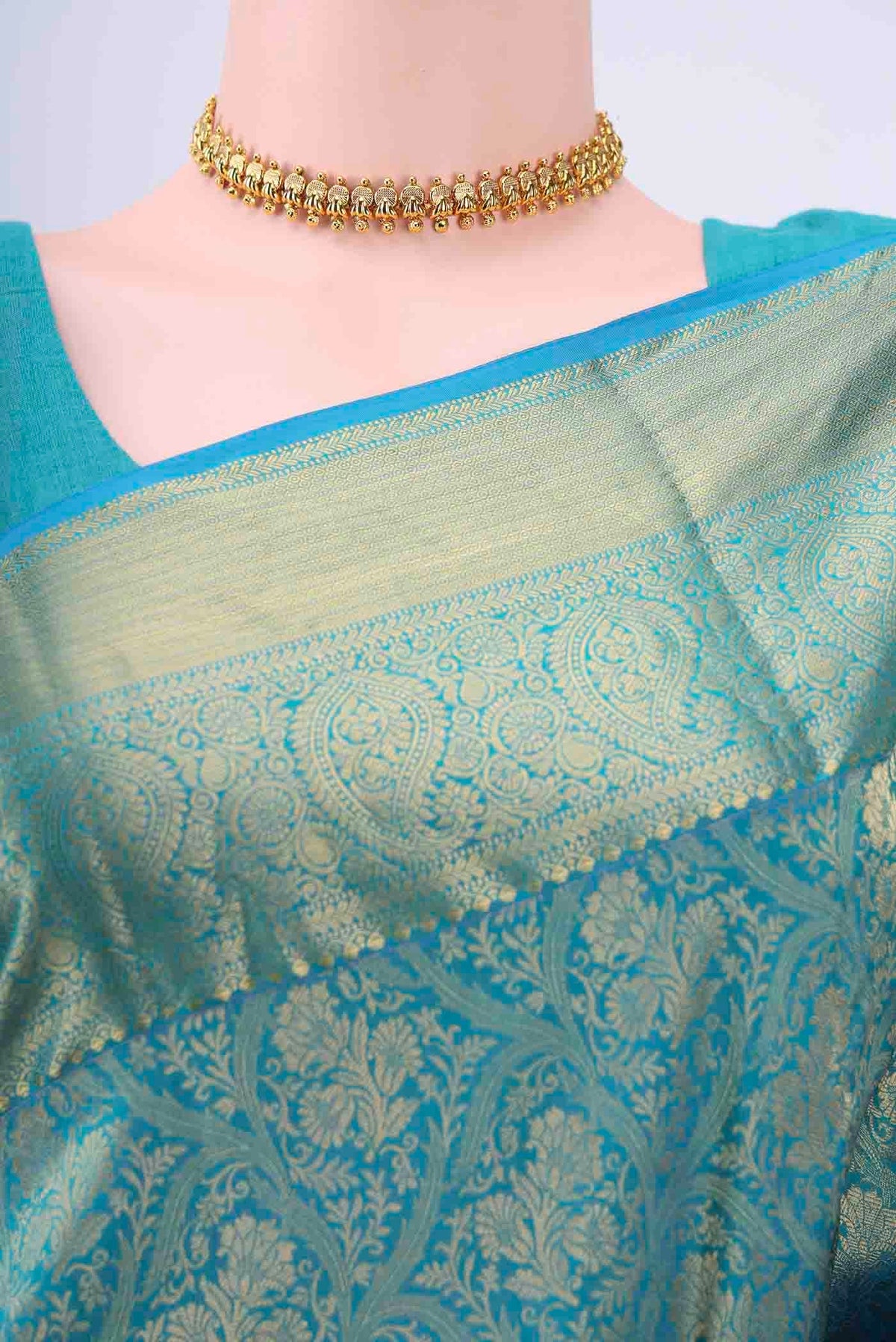Border image of Blue Bangalore Silk Saree with Zari Brocade on the body and Zari Border