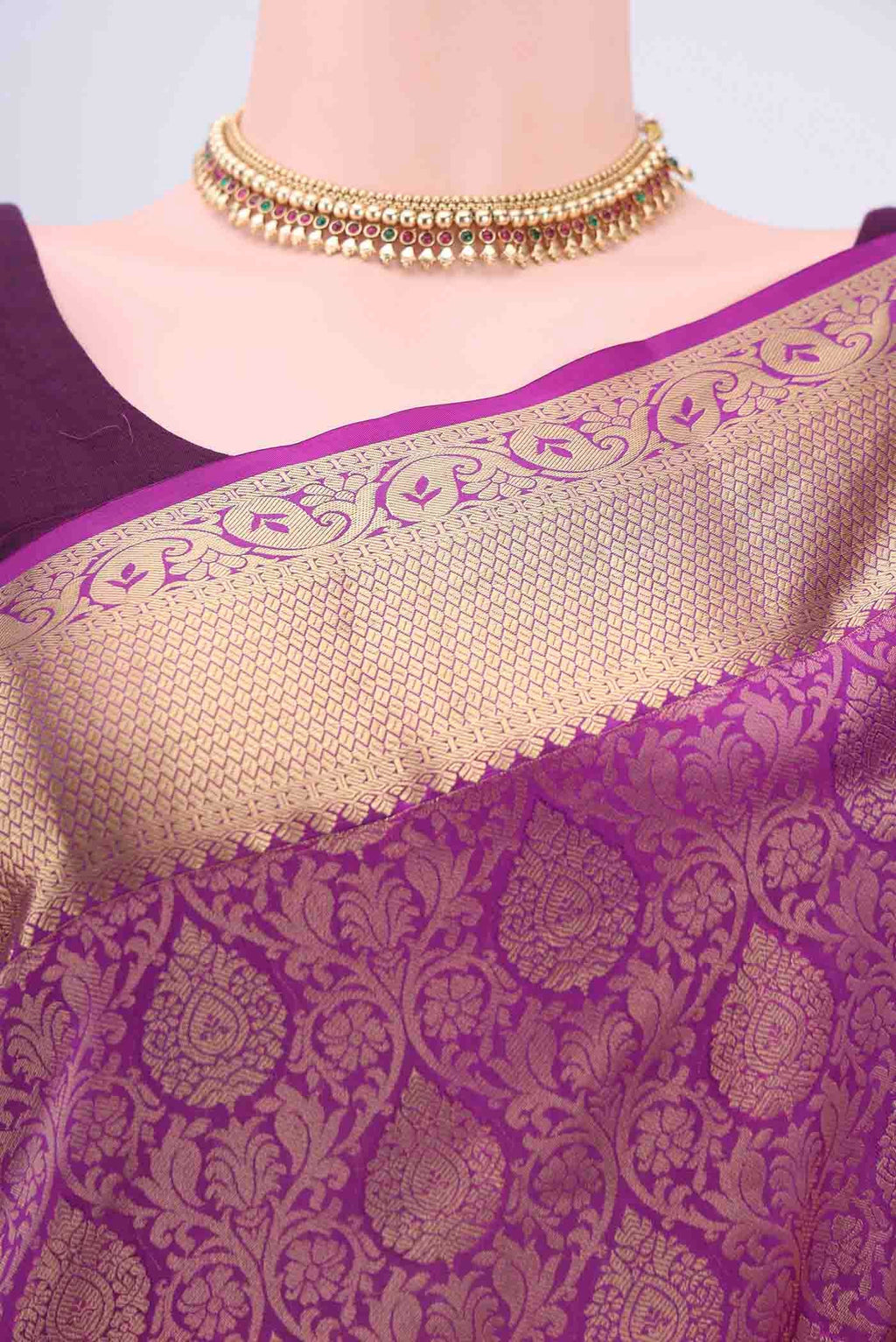 Border image of Purple Soft Silk Saree with Jacquard With Zari Butta on the body and Zari Border