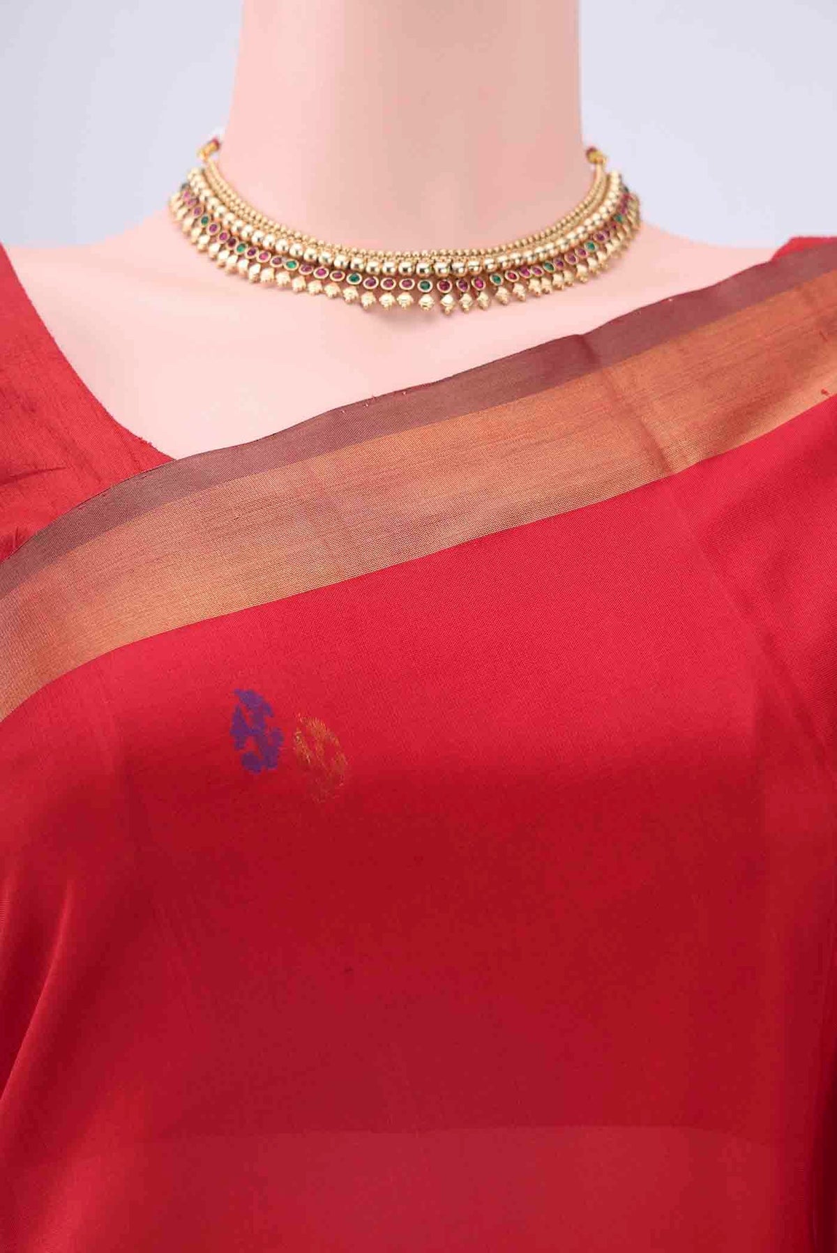 Border image of Red Uppada Silk Saree with Zari And Thread Butta on the body and Zari Border