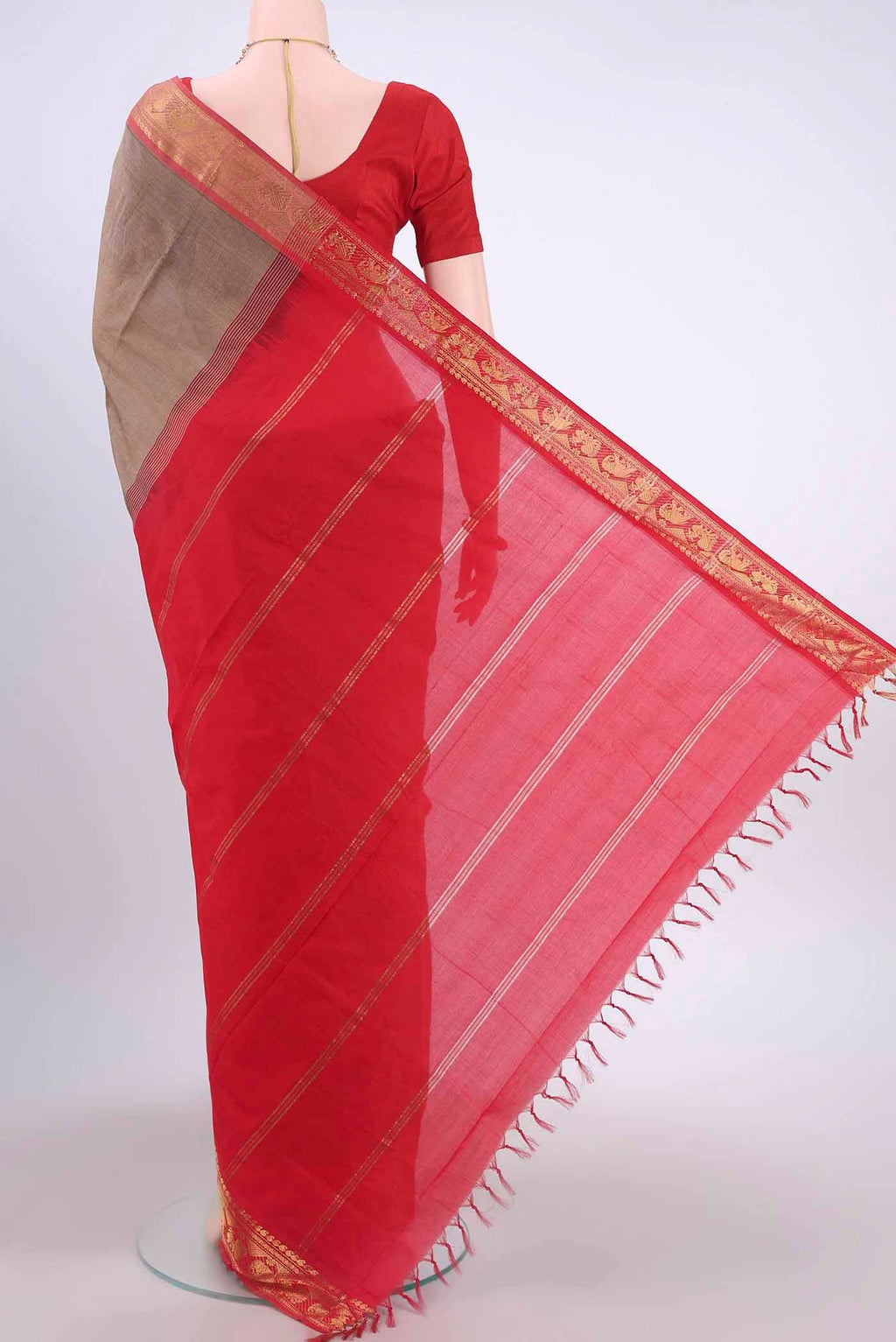 Flat view of Davys Grey Blended Poly Cotton Saree with Plain Body and Zari Border