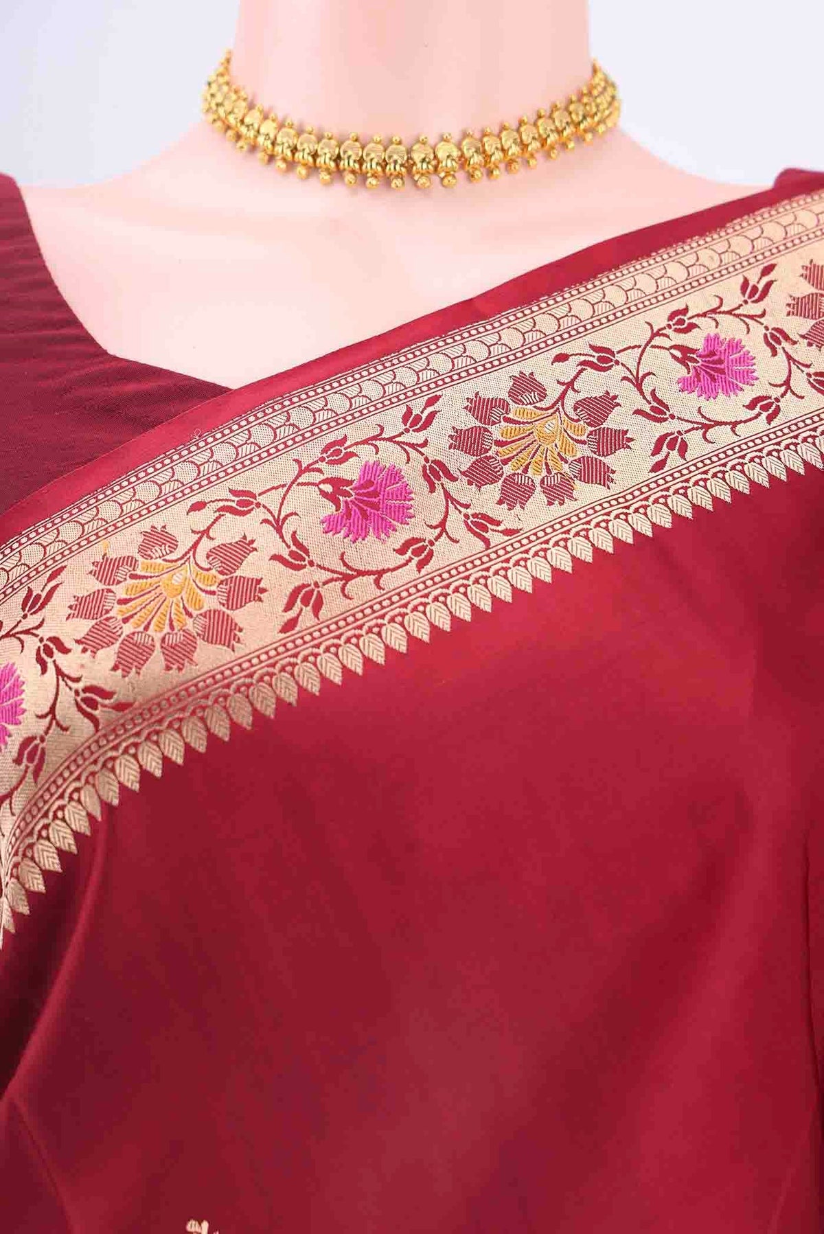 Border image of Red Banarasi Katan Silk Saree with Zari Butta on the body and Meenakari Border