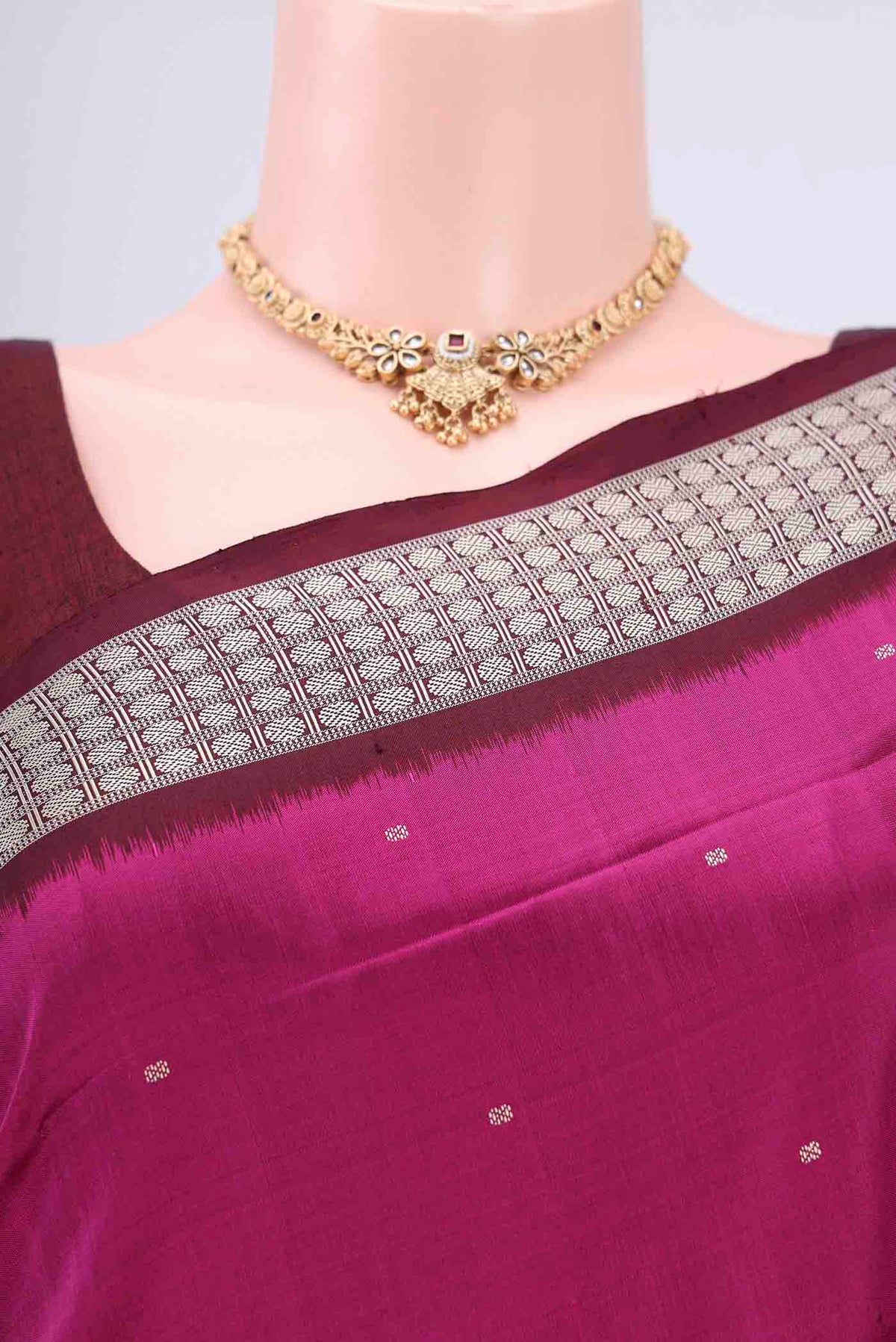 Border image of Magenta Orissa Silk Saree with Thread Butta on the body and Thread Border. 