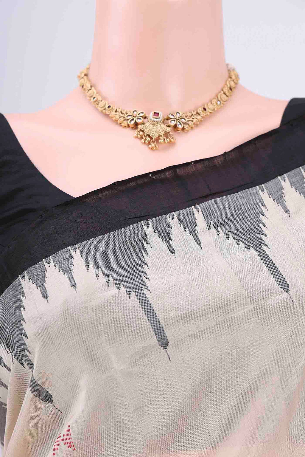 Border image of Beige Orissa Silk Saree with Plain Body and Ganga Jamuna Border. 