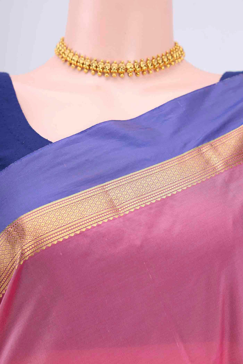 Border image of Rose pink Dual Tone Blended Bangalore Silk Saree with Plain Body and Zari Border