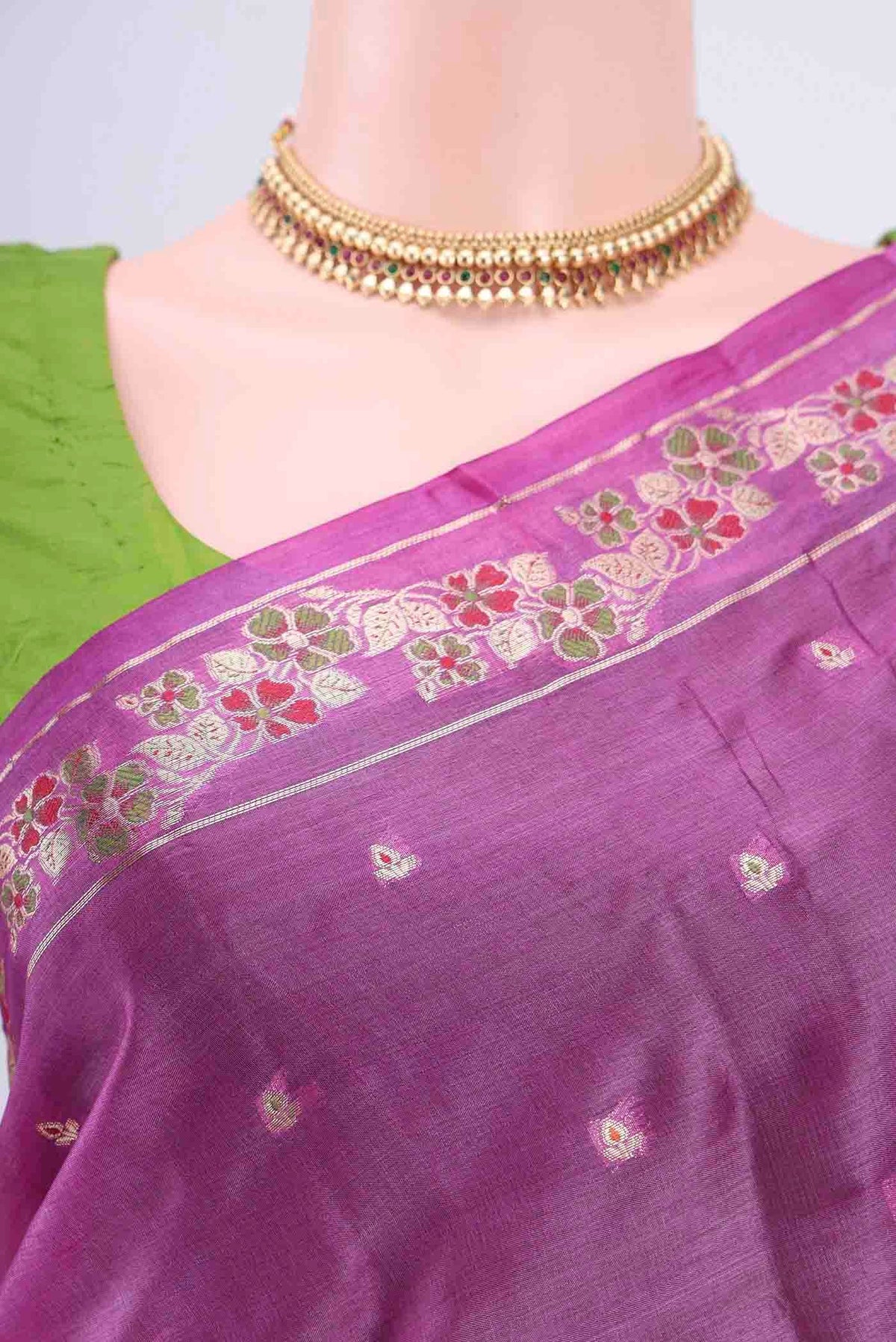 Border image of Mauve Banarasi Tussar Silk Saree with Zari Butta on the body and Zari Border