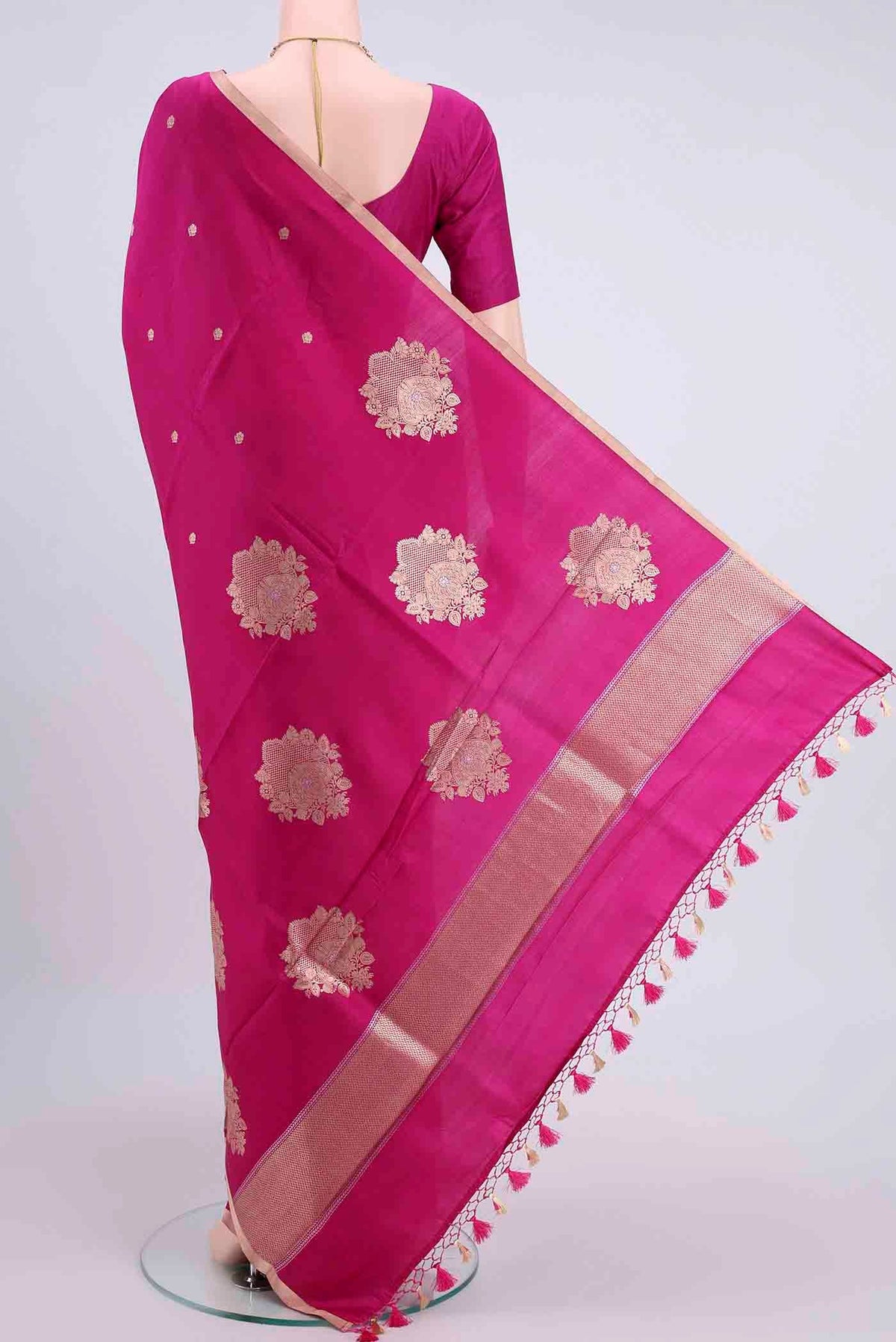 Flat view of Rani Pink Banarasi Silk Saree with Zari Butta on the body and Thin Zari Line