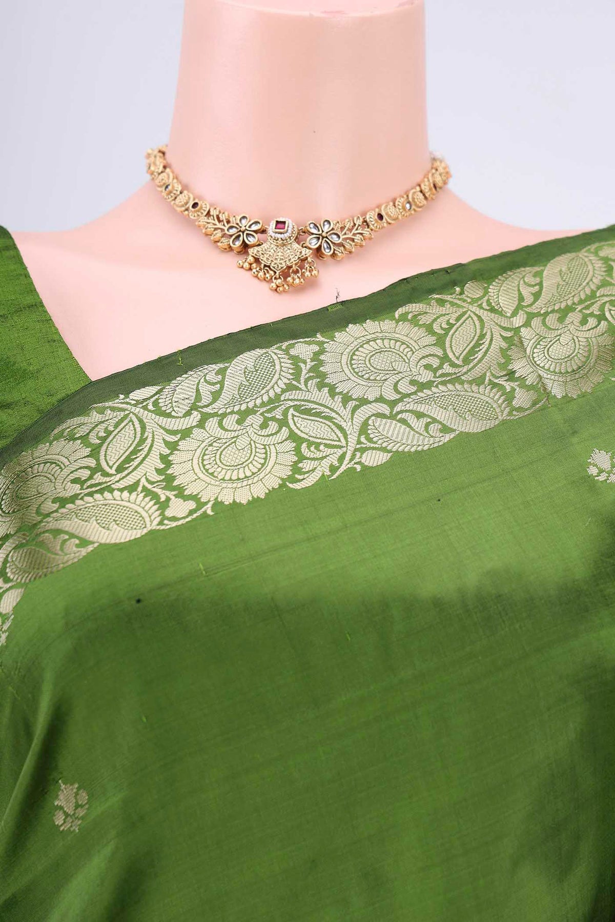 Border image of Light Green Banarasi Katan Silk Saree with Zari Butta on the body and Zari Border. 