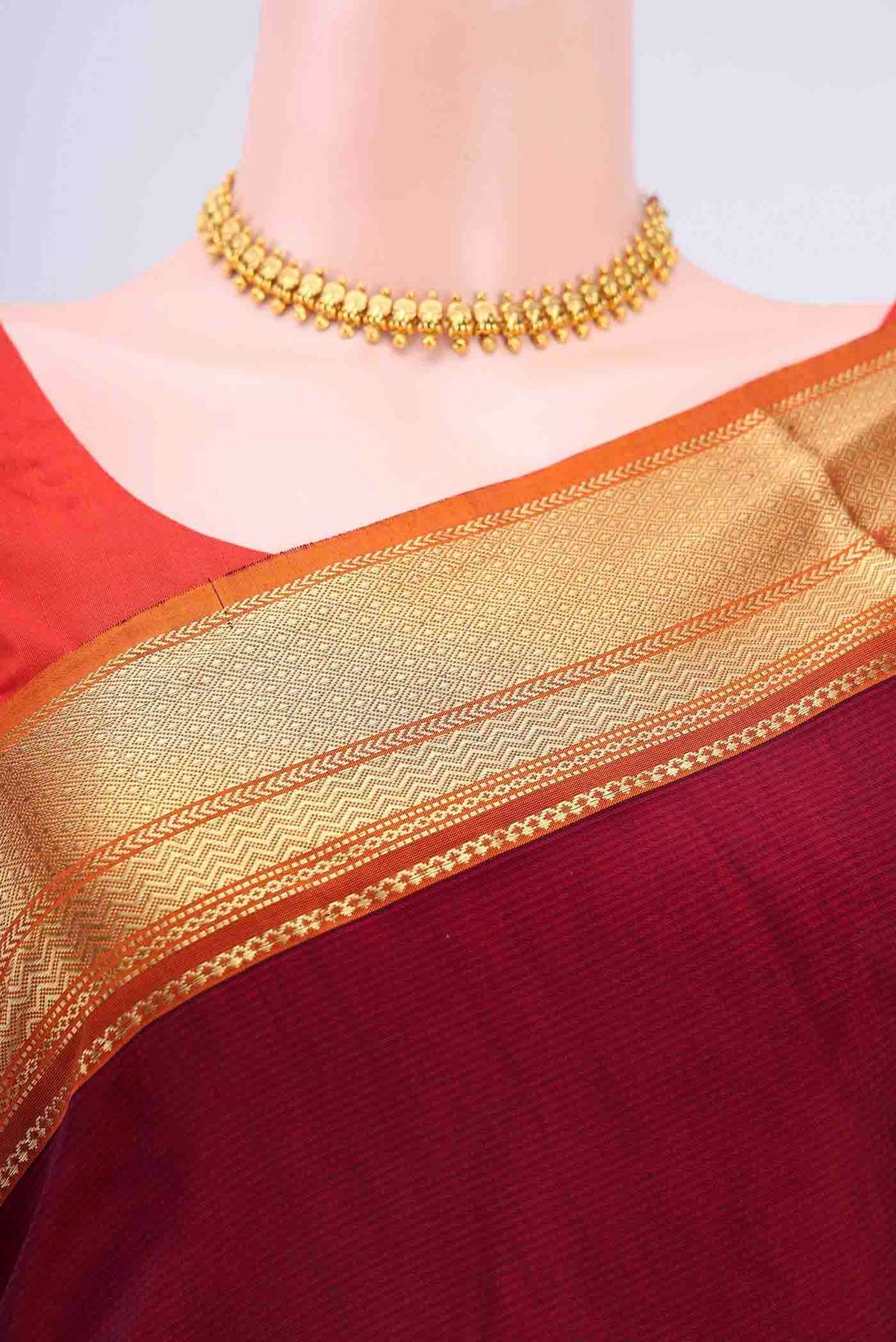Border image of Burgundy Maheshwari Silk Cotton Saree with Plain Body and Zari Border
