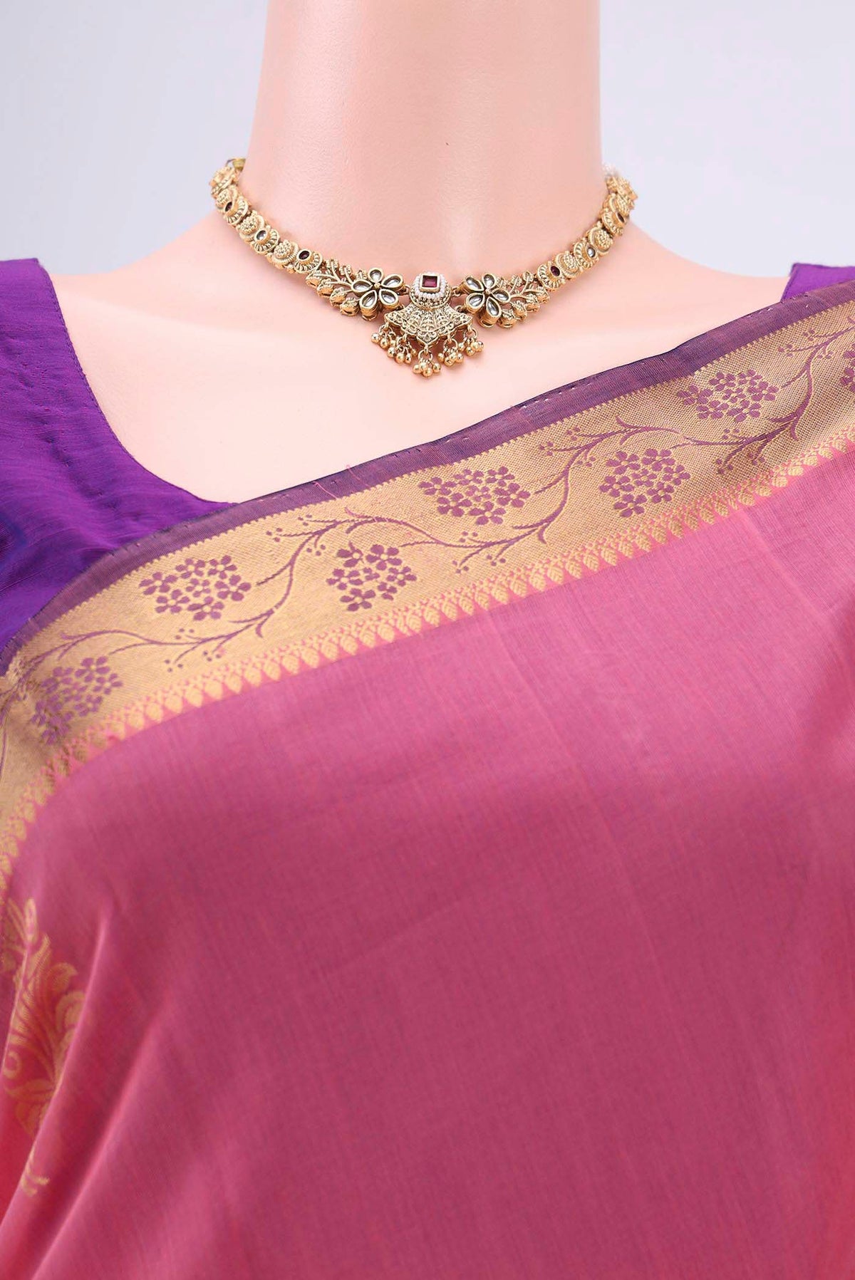Border image of Pink Silk Cotton Saree with Zari Butta on the body and Zari Border. 