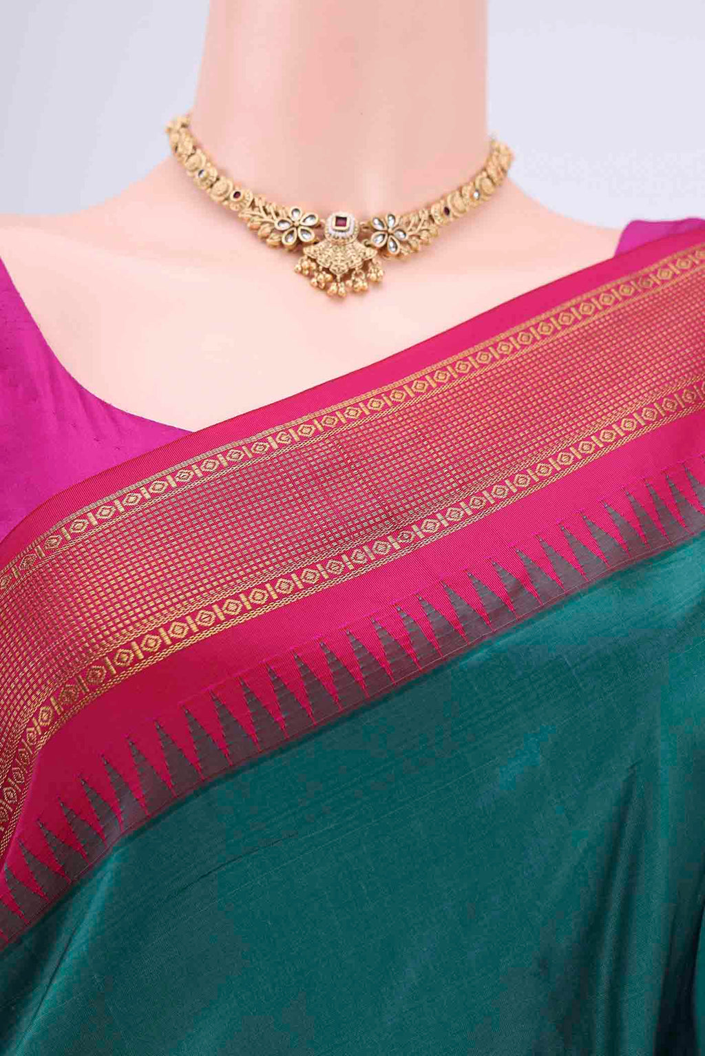 Border image of Sea Green Dual Tone Blended Bangalore Silk Saree with Zari Butta on the body and Temple Border. 