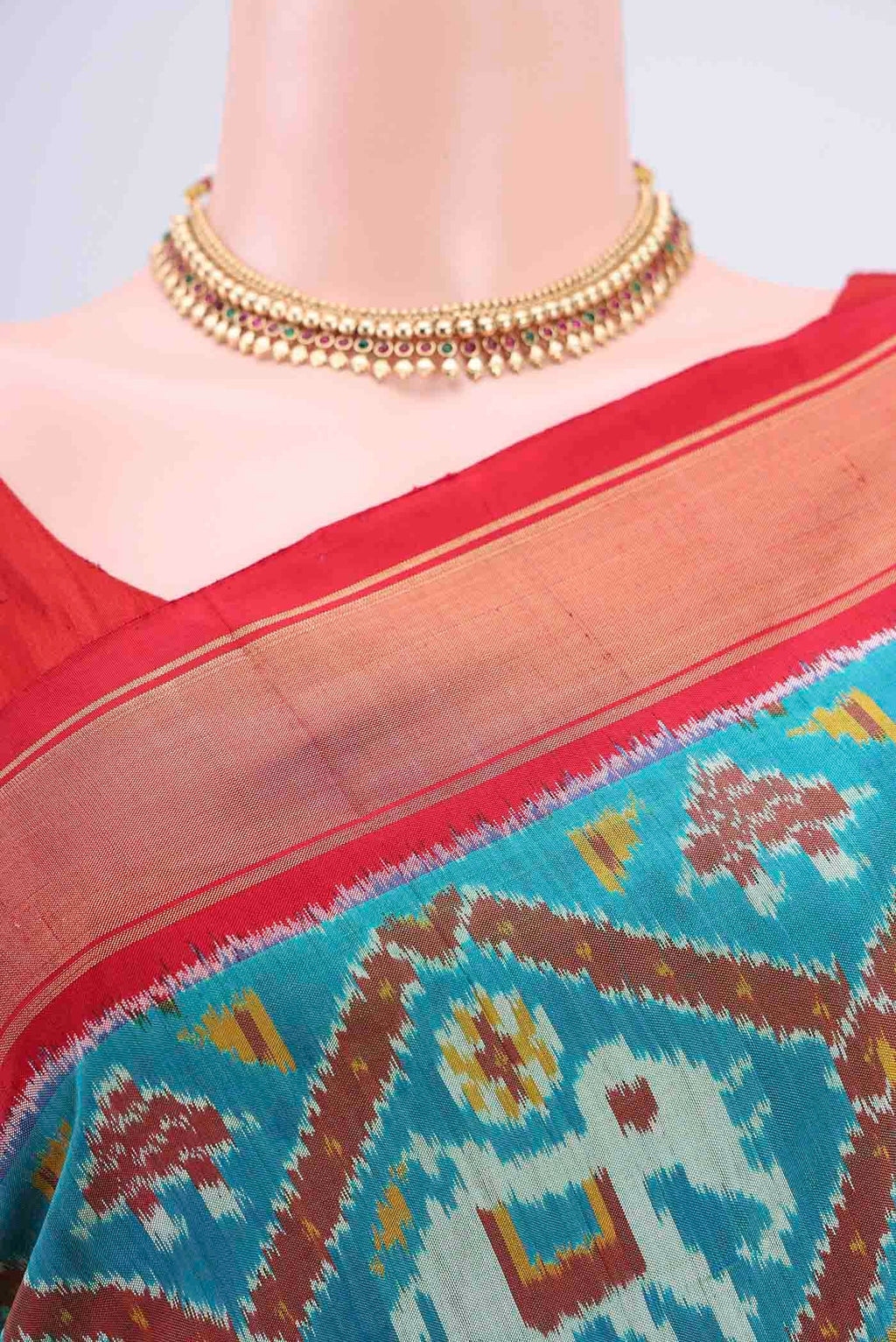 Border image of Blue Pochampally Silk Saree with Pure Ikat on the body and Zari Border