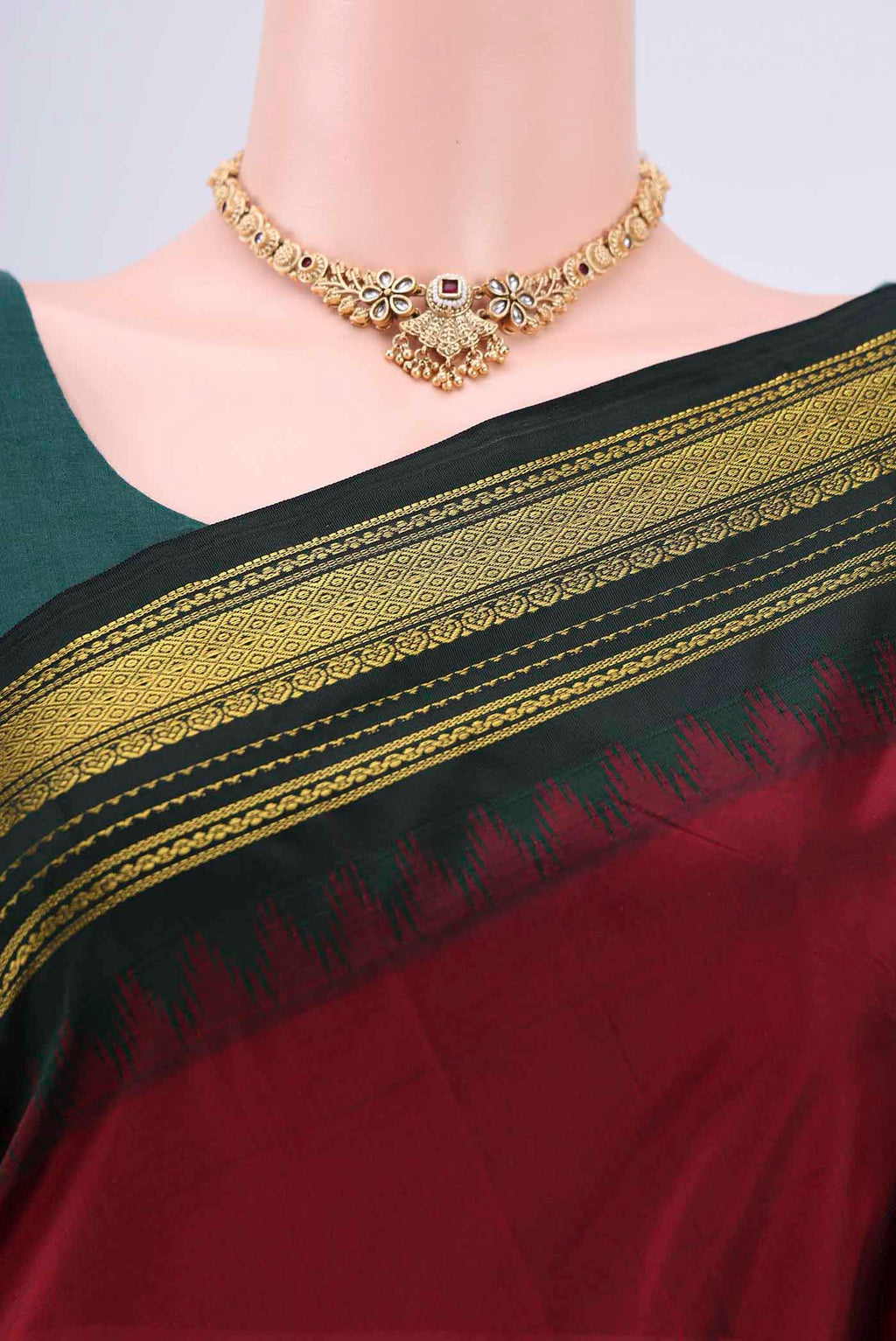 Border image of Maroon Dual Tone Blended Bangalore Silk Saree with Plain Body and Zari Border. 