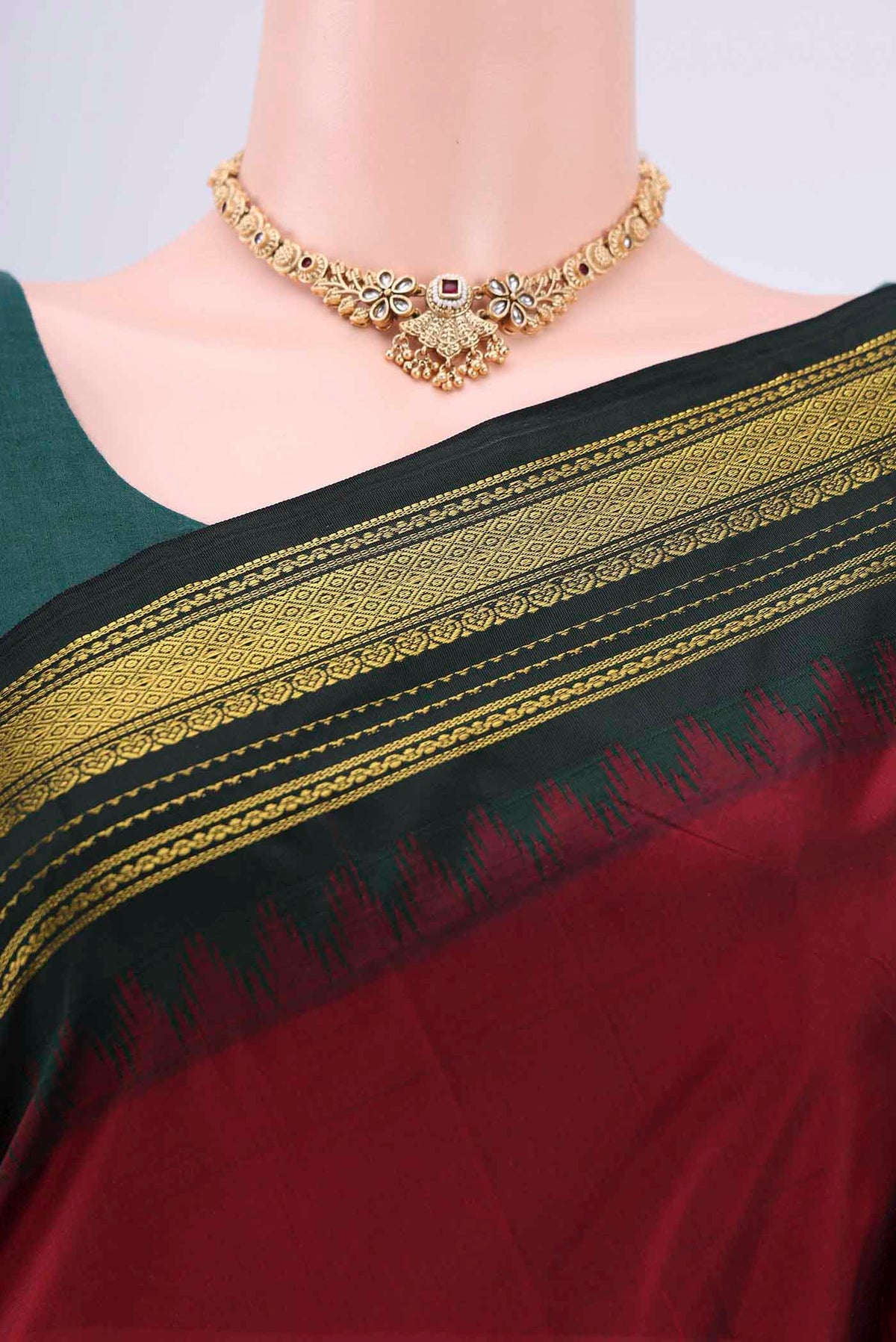 Border image of Maroon Dual Tone Blended Bangalore Silk Saree with Plain Body and Zari Border. 