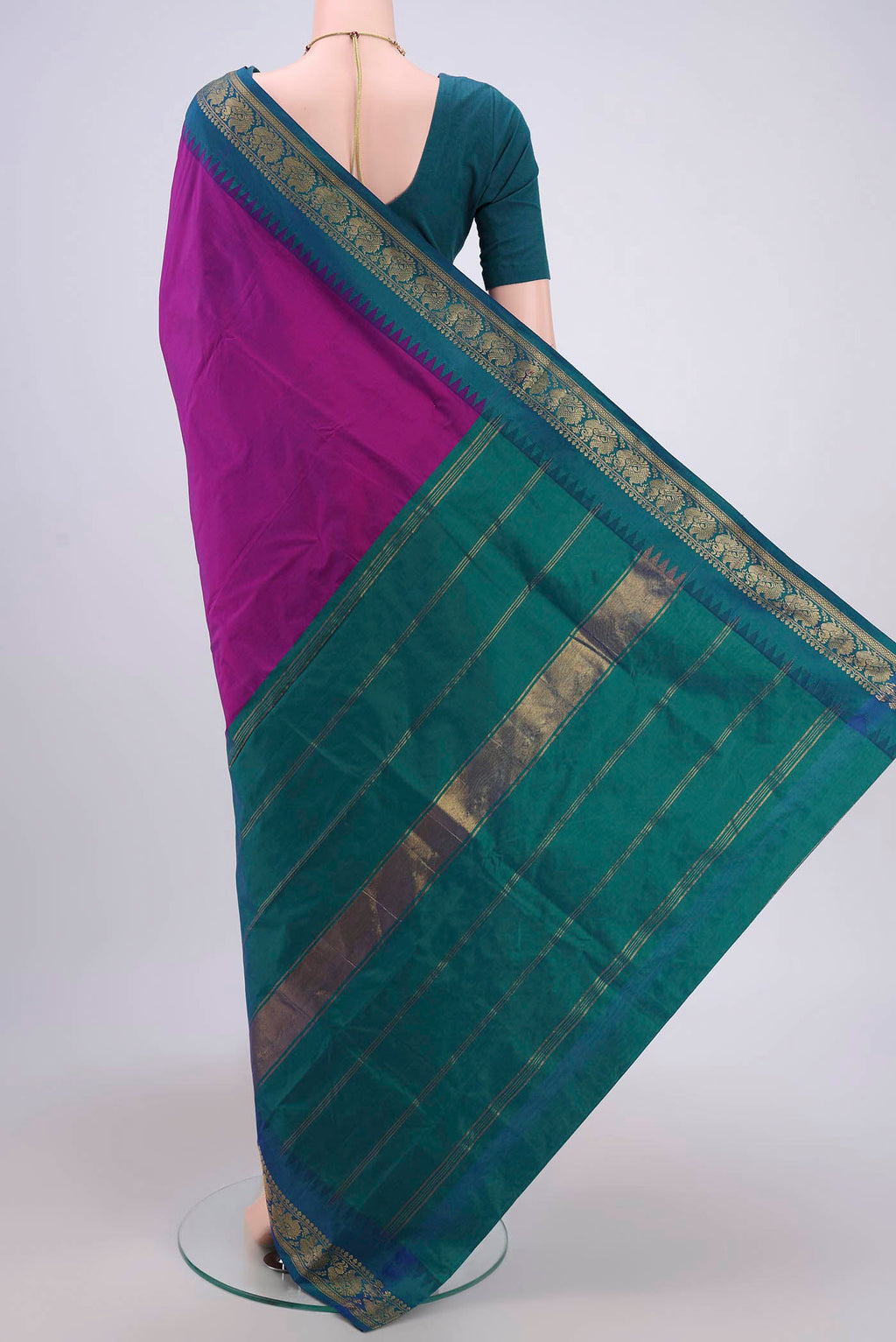 Flat view of Purple Dual Tone Blended Bangalore Silk Saree with Plain Body and Zari Border. 