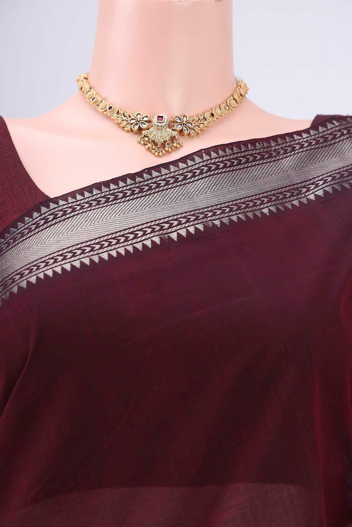 Border image of Maroon Mangalagiri Cotton Saree with Plain Body and Zari Border. 