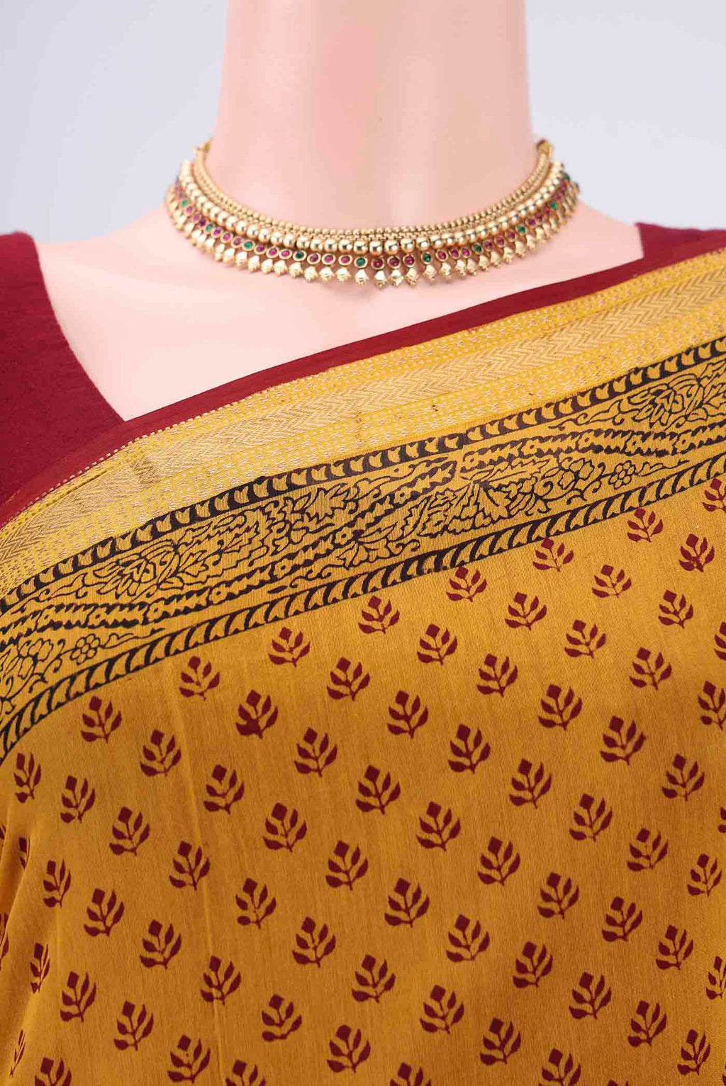 Border image of Mustard Maheshwari Silk Cotton Saree with Printed design on the body and Zari Border. 