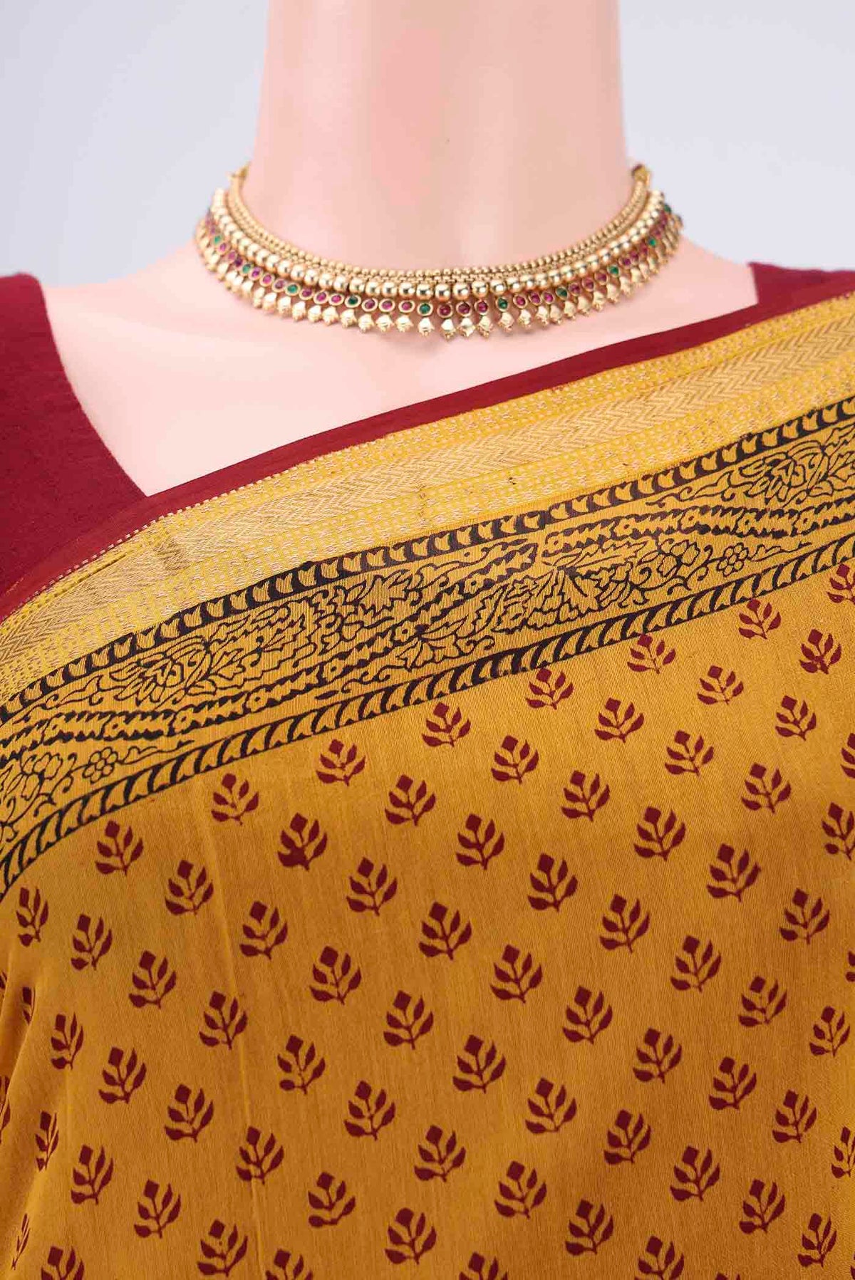 Border image of Mustard Maheshwari Silk Cotton Saree with Printed design on the body and Zari Border. 