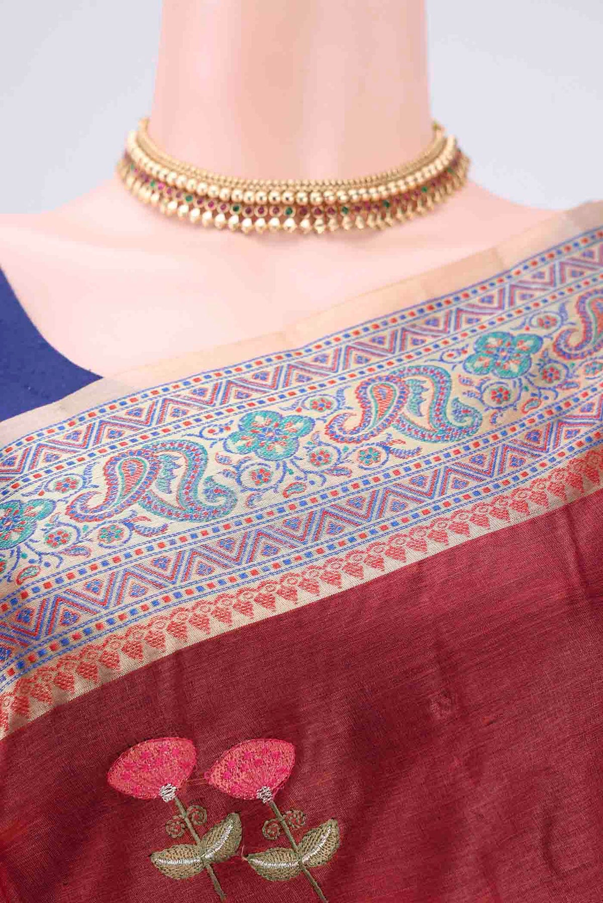 Border image of Brick Orange Banarasi Tussar Silk Saree with Zari Butta on the body and Zari And Thread Border. 