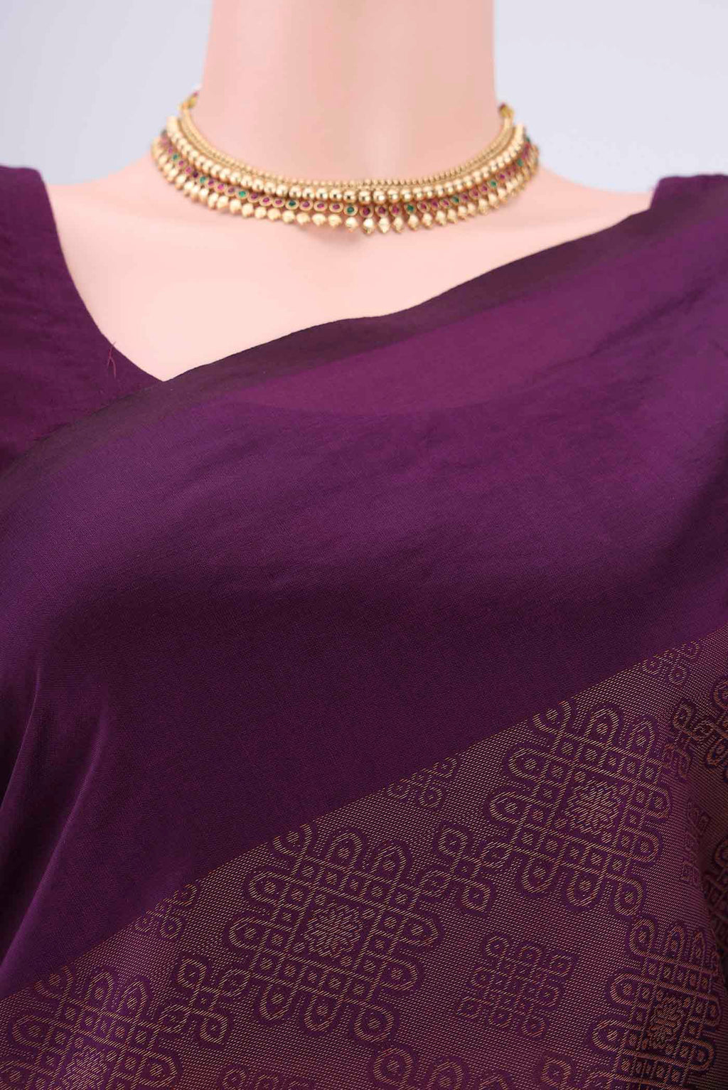 Border image of Purple Blended Poly Cotton Saree with Jacquard design on the body and Plain Border. 